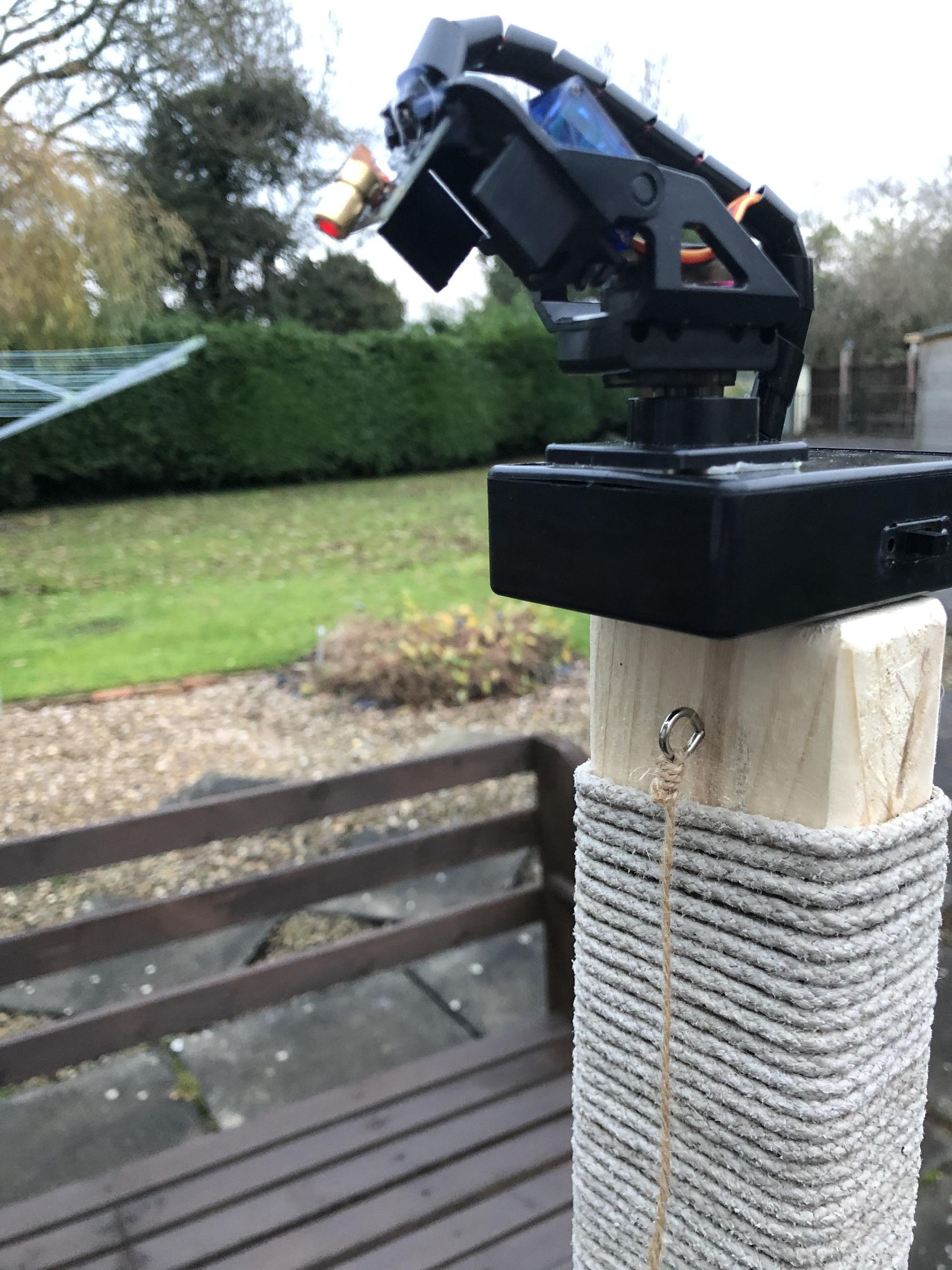 Ultimate Cat Laser Toy With Scratching Post. 7 Steps (with Pictures