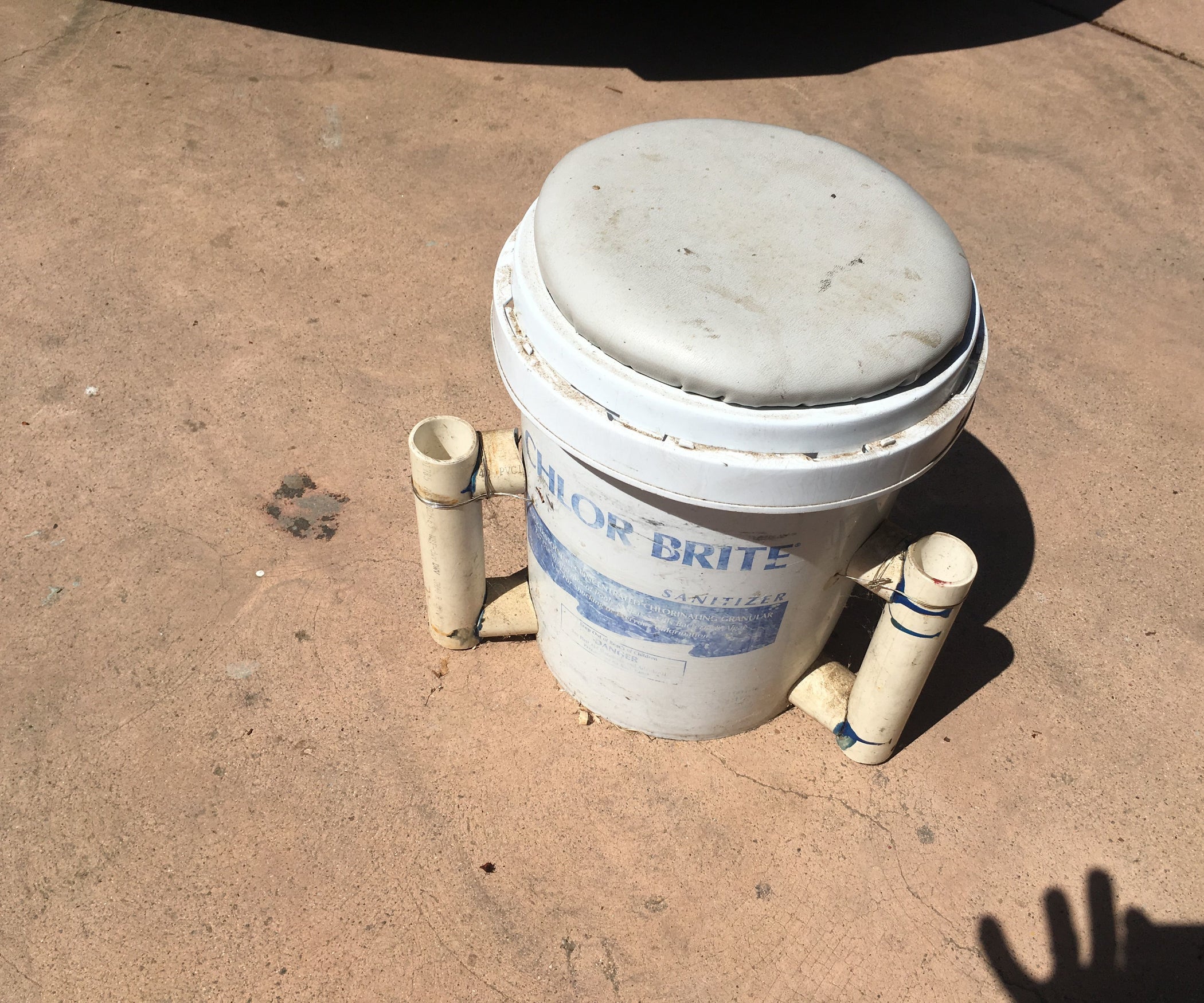 DIY Tackle Box Fishing Seat and Pole Holder From a 5 Gallon Bucket