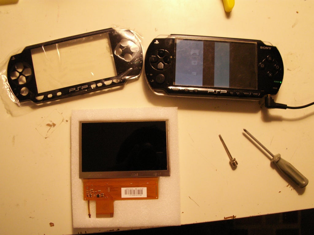 Replacing Psp 1000 Screen 9 Steps Instructables Replacing Psp 1000 Screen 9 Steps Instructables