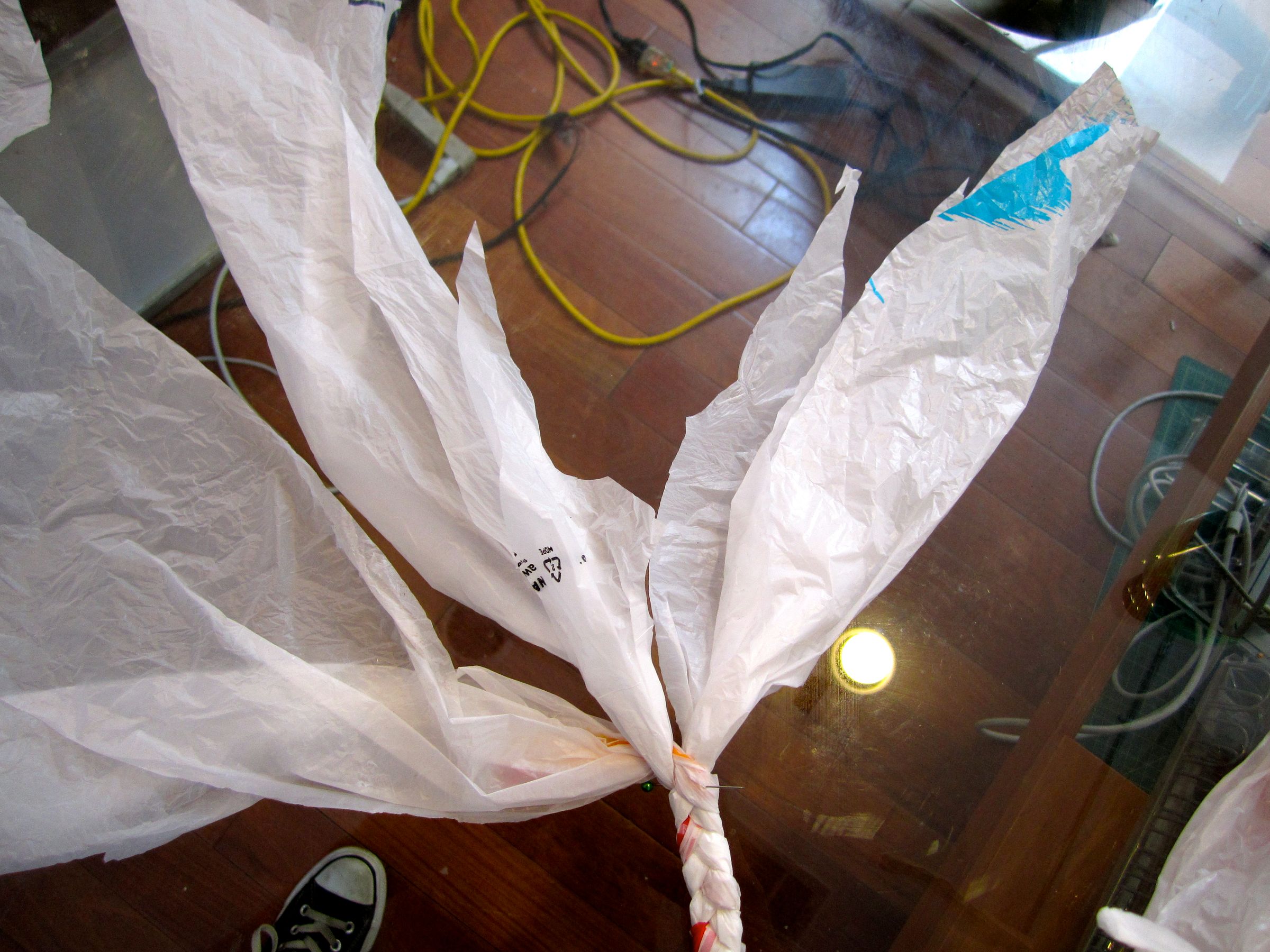 Make a Basket Out of Plastic Bags 11 Steps (with Pictures
