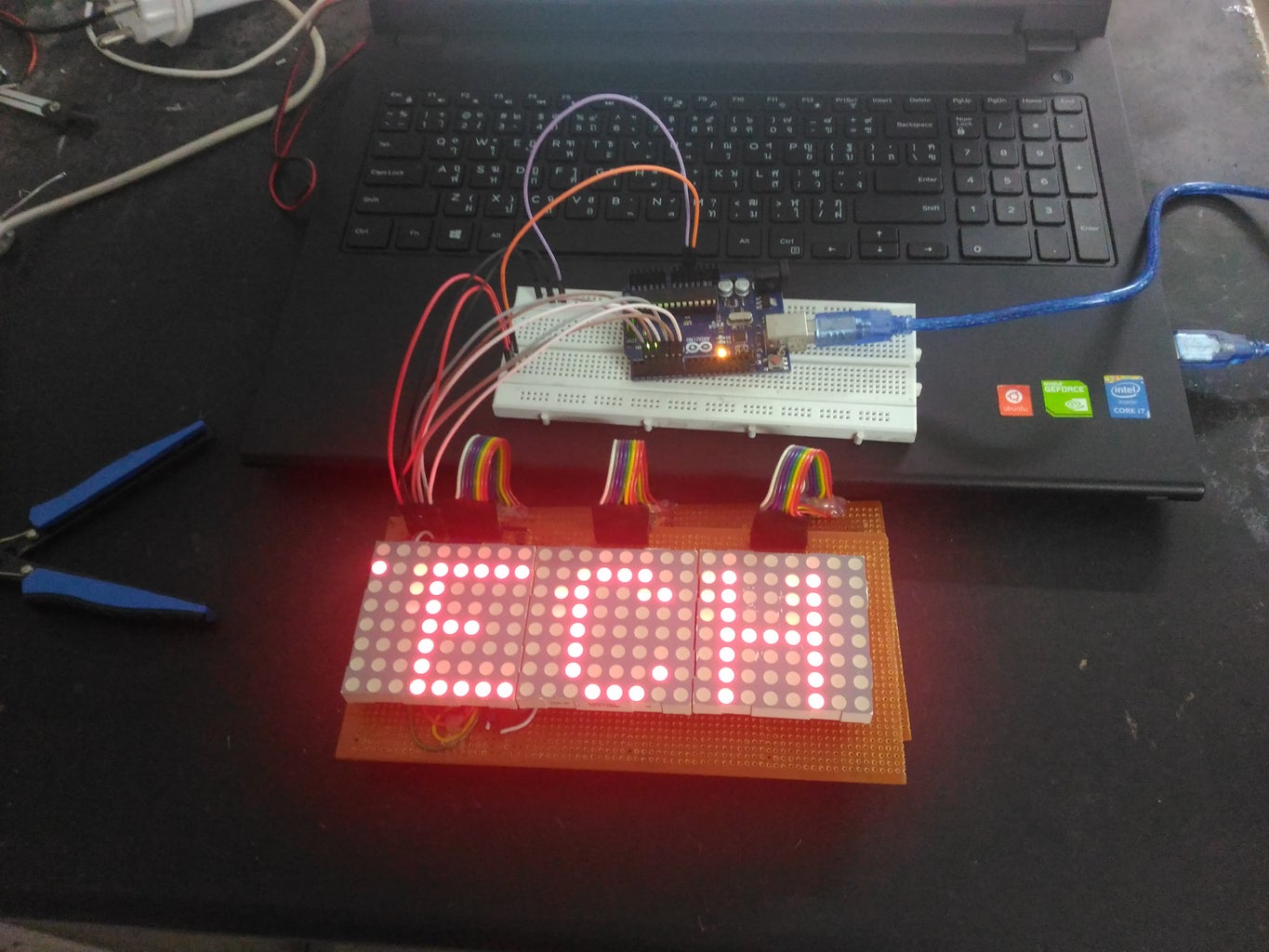 48 X 8 Scrolling LED Matrix Display Using Arduino and Shift Registers ...