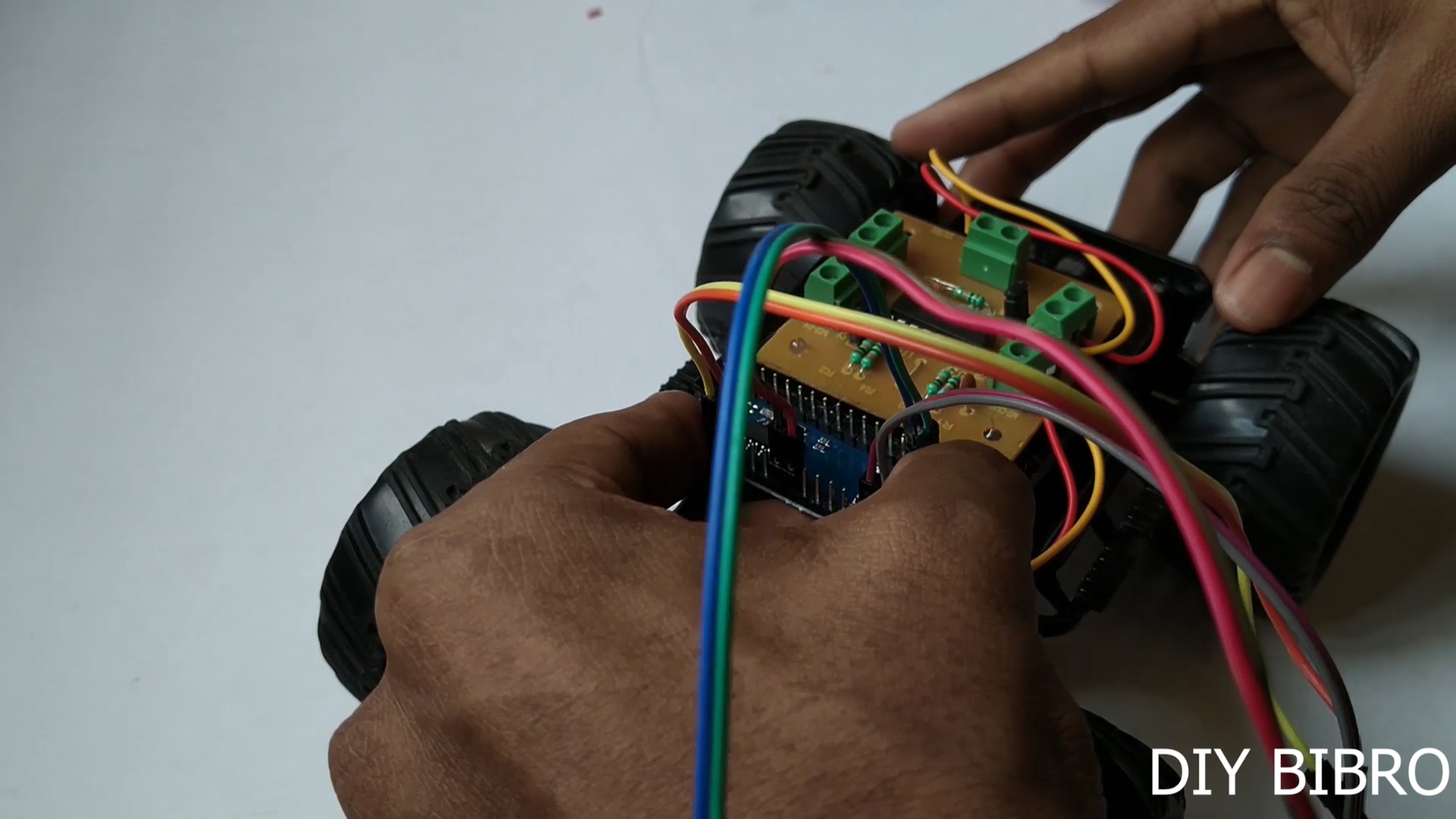 DIY ARDUINO BLUETOOTH CONTROLLED CAR :) : 7 Steps (with Pictures ...