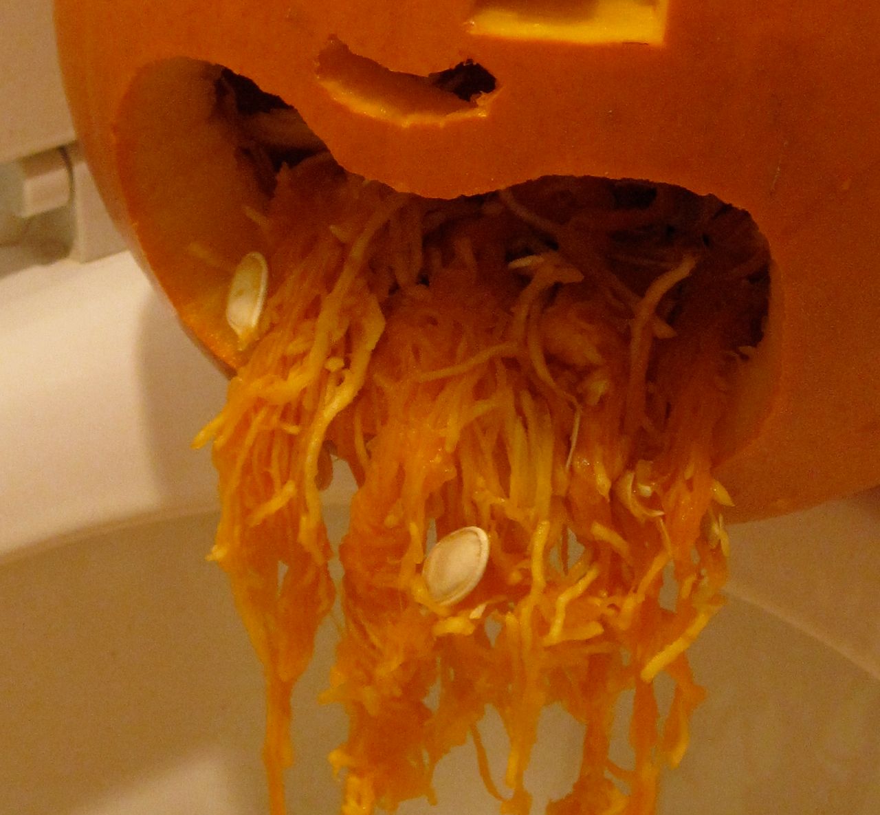 Puking Pumpkin 7 Steps (with Pictures) Instructables