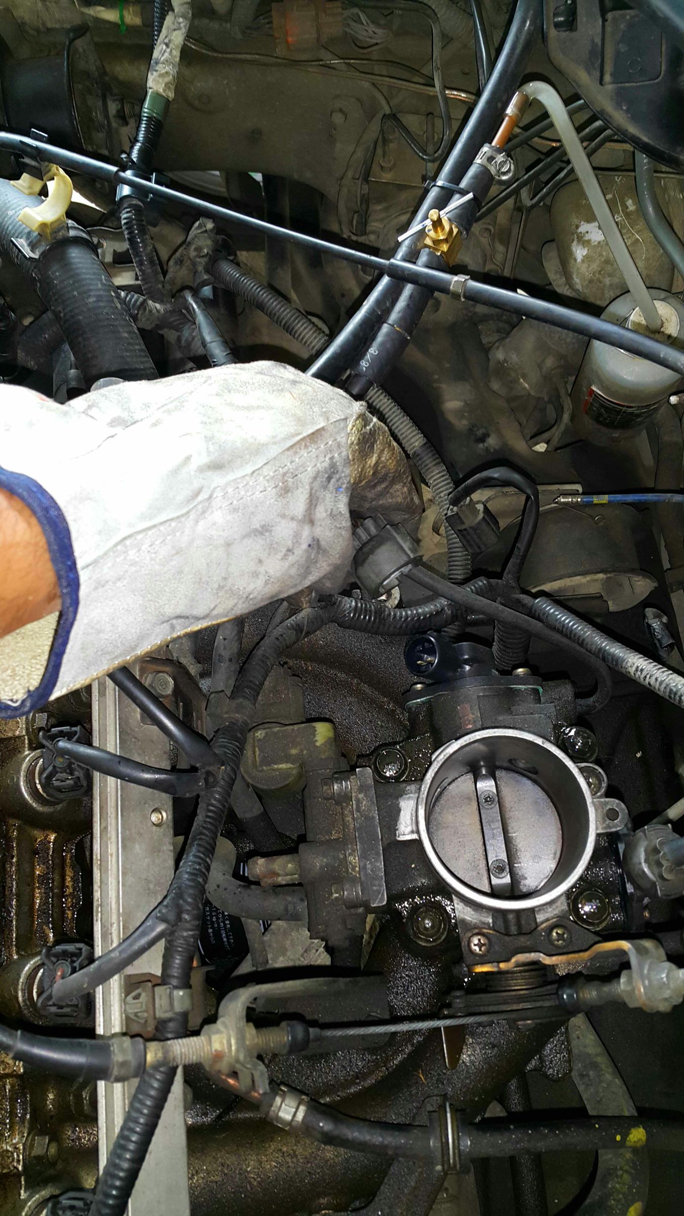 Replacing an Idle Air Control Valve (Honda Civic 1999 D16Y7). 5 Steps