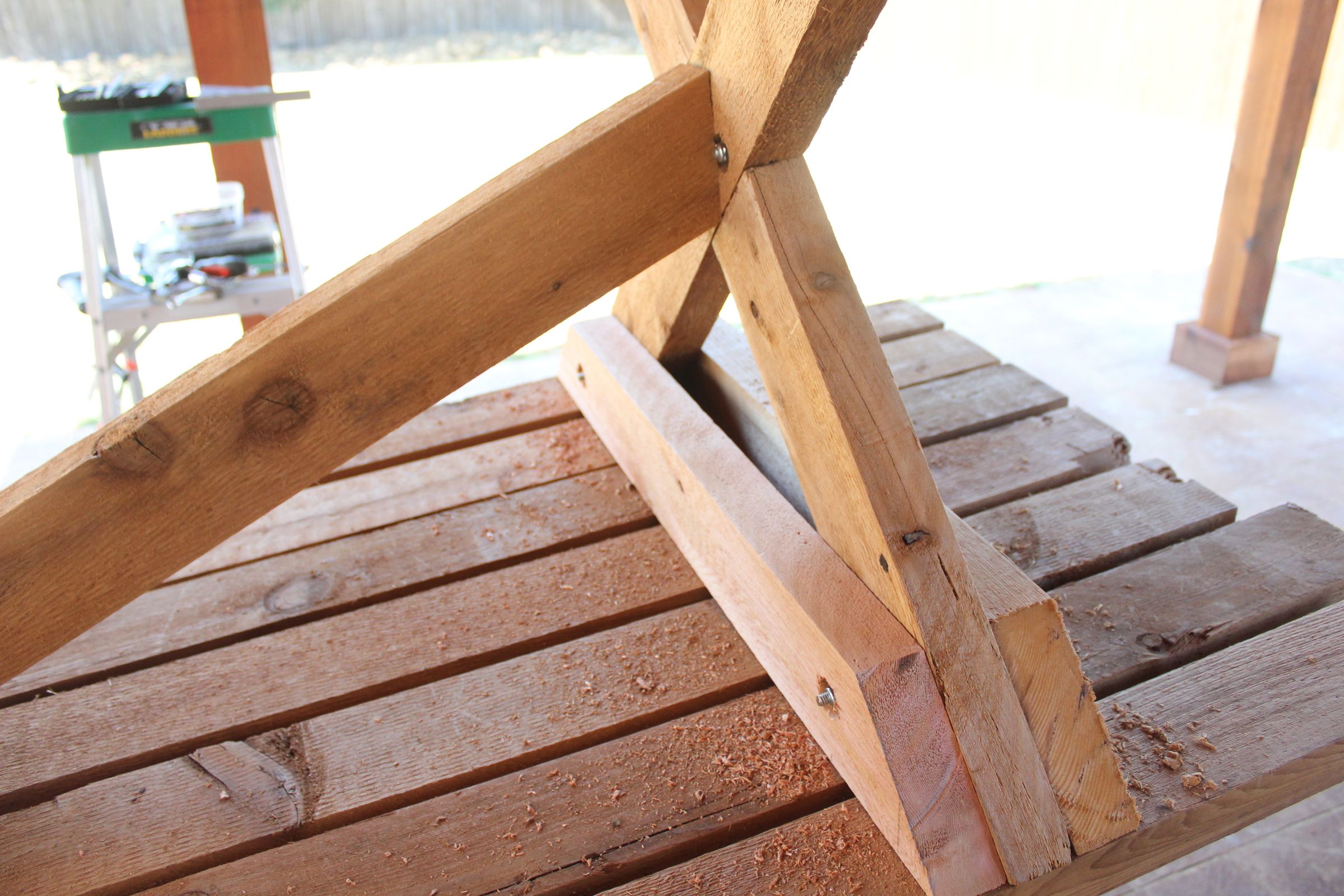 Sleek Picnic Table With Detached Benches 6 Steps (with Pictures