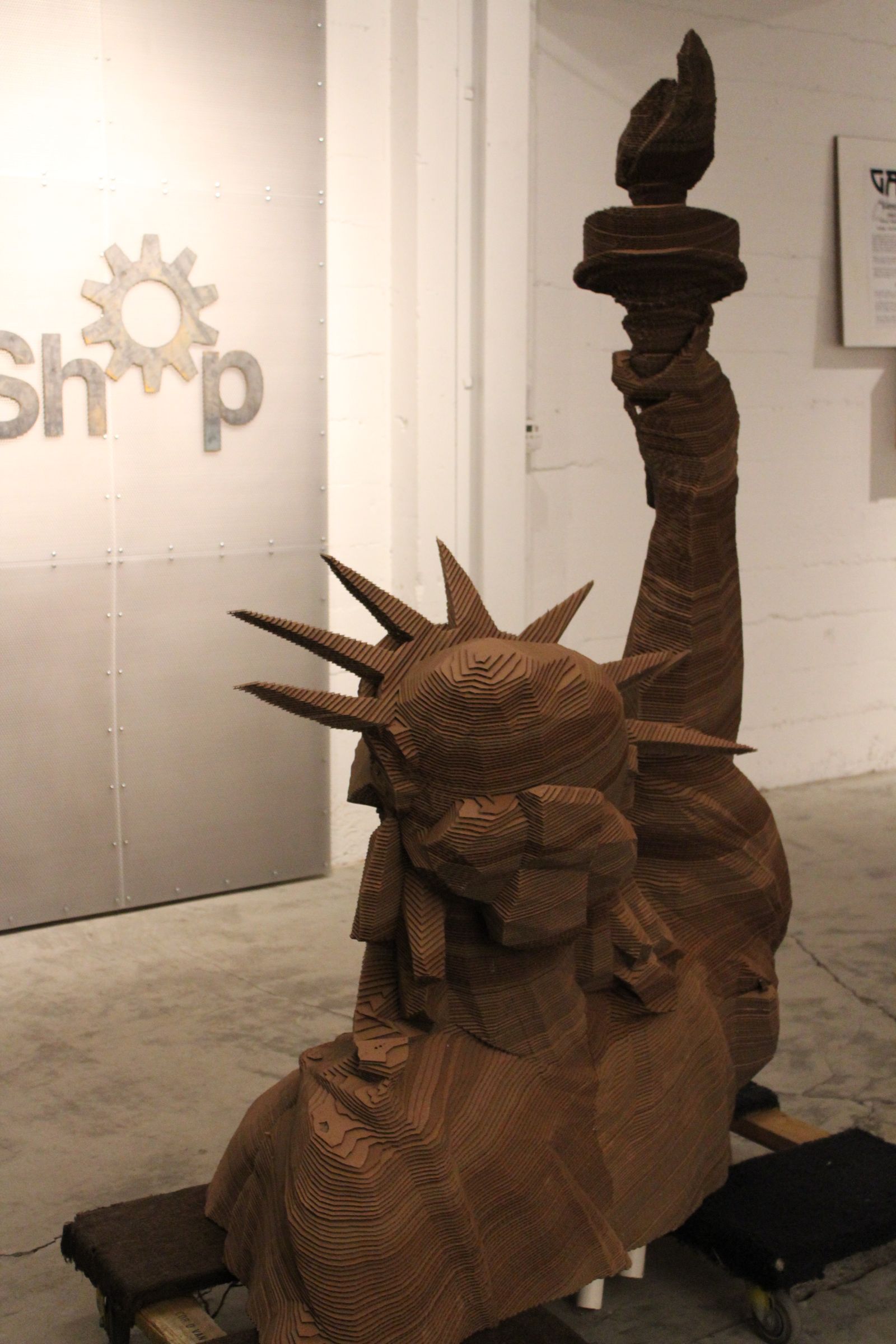 Cardboard Statue of Liberty Bust Using 123D Make 6 Steps (with