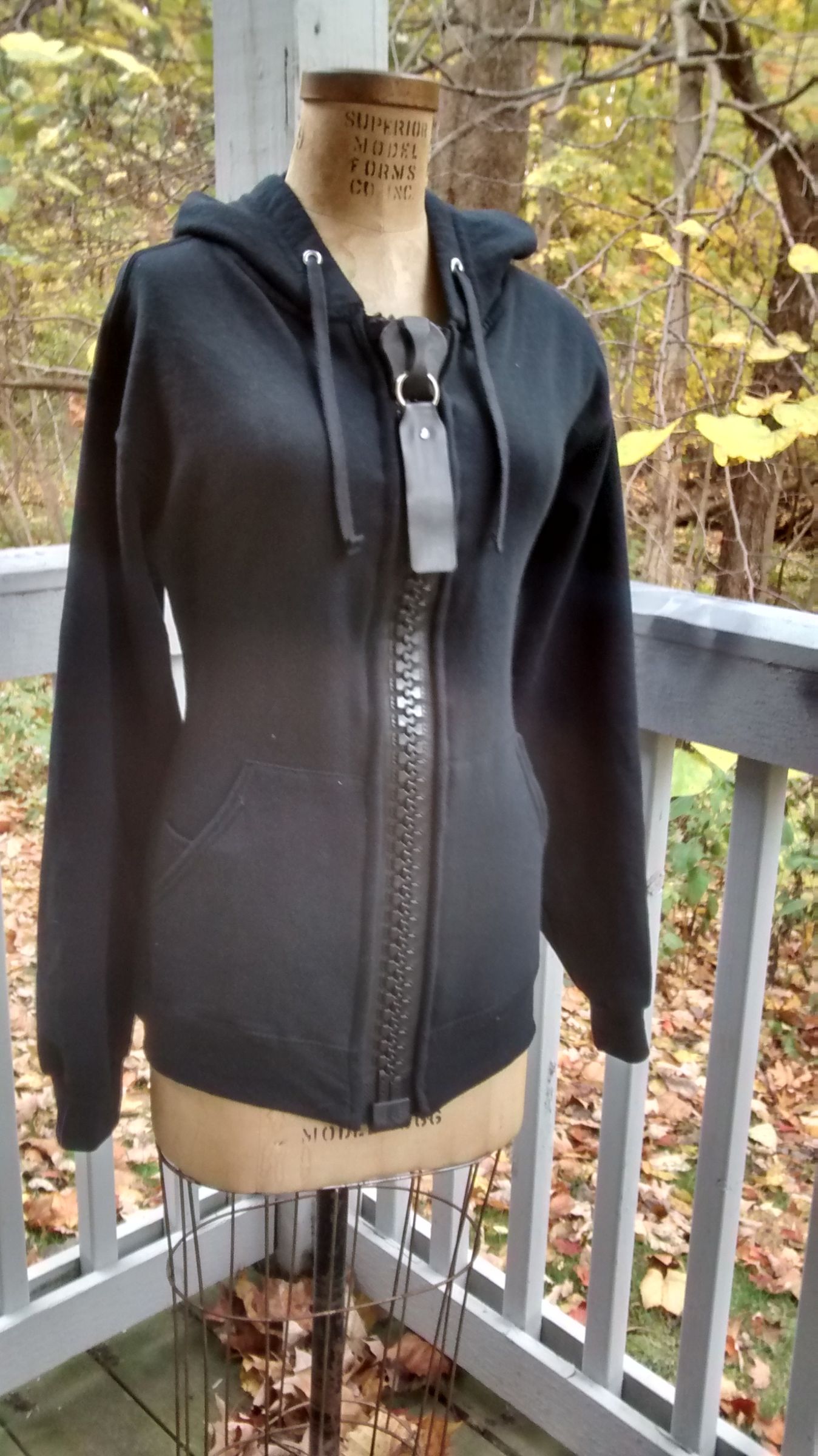 Easy Giant Zipper Hoodie 5 Steps (with Pictures) Instructables