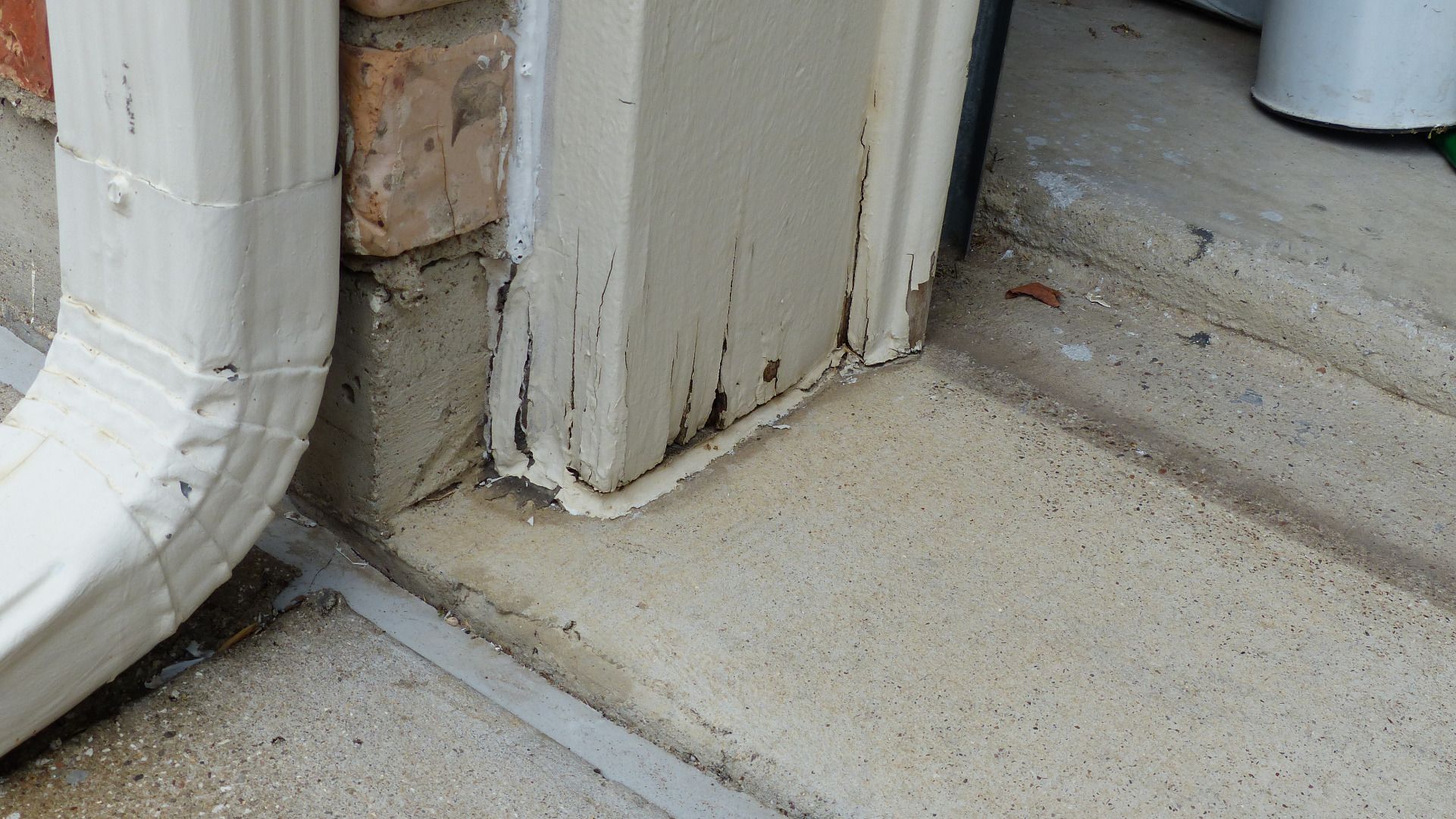 Rot and Rodentproof Garage Door Seal With PVC and Weatherstripping 5