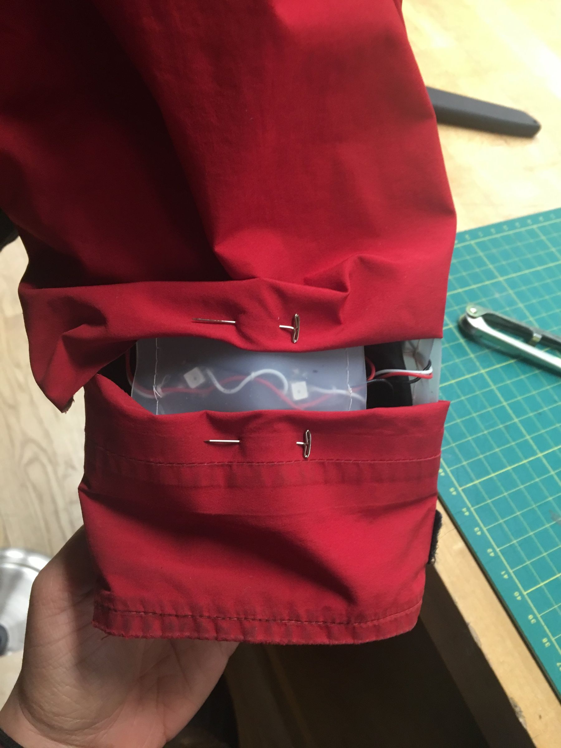 Mountain Safety Jacket Movement Sensitive LED Jacket 11 Steps (with