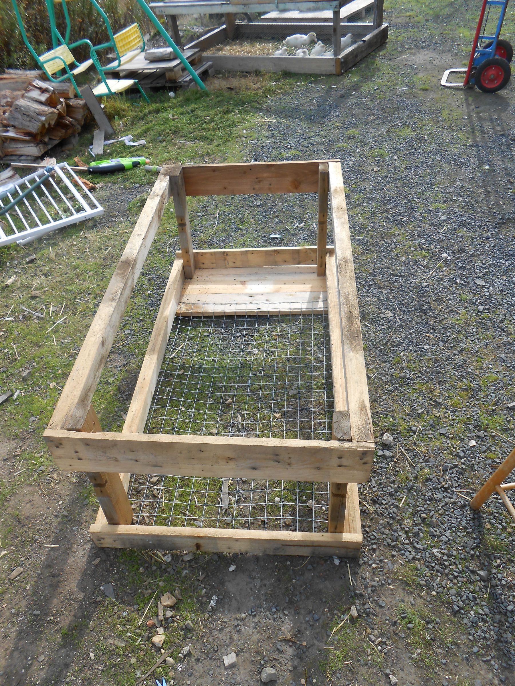 rabbit cages made from pallets