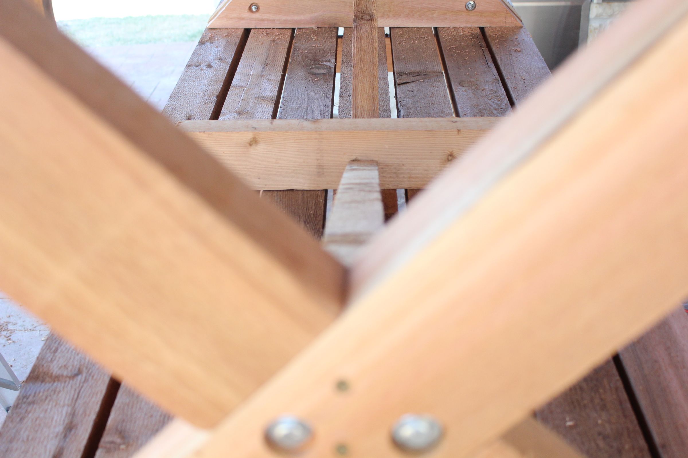 Sleek Picnic Table With Detached Benches 6 Steps (with Pictures