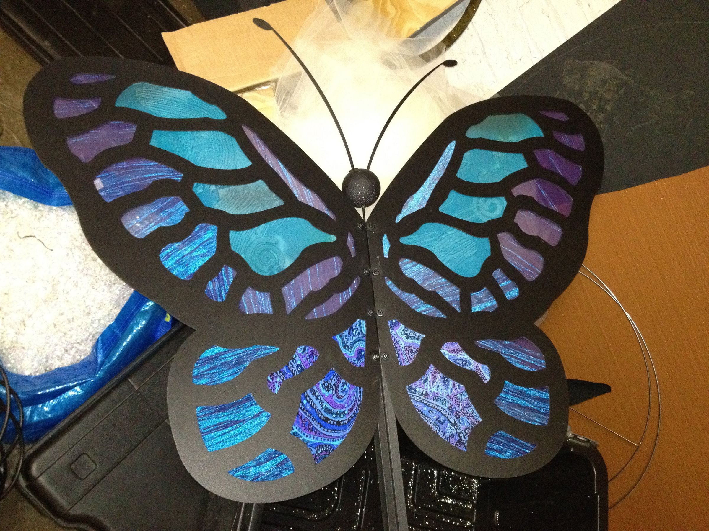 Giant Butterfly Puppets : 3 Steps (with 