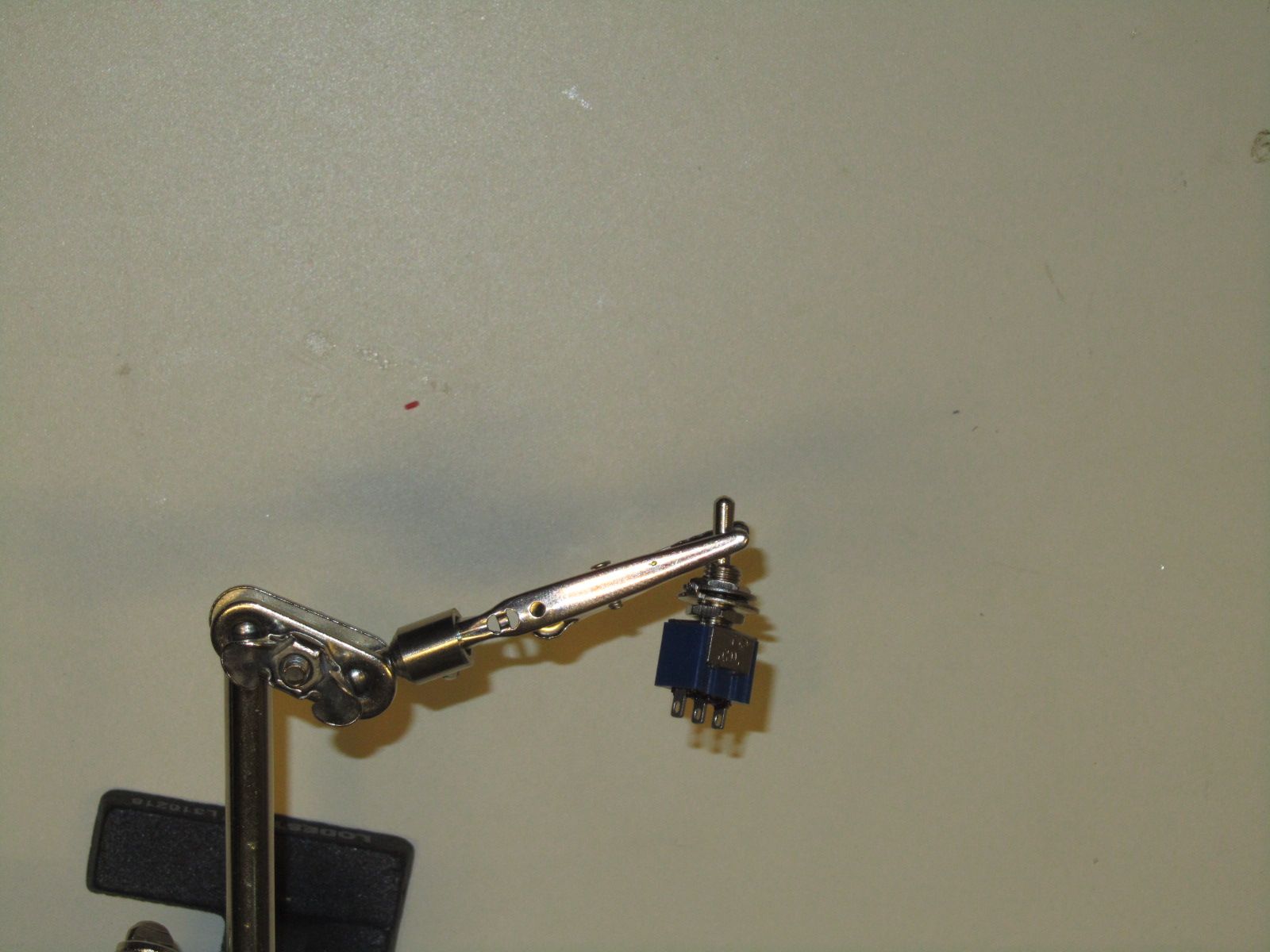 On/Off Switch for a USB-Powered Device : 4 Steps - Instructables