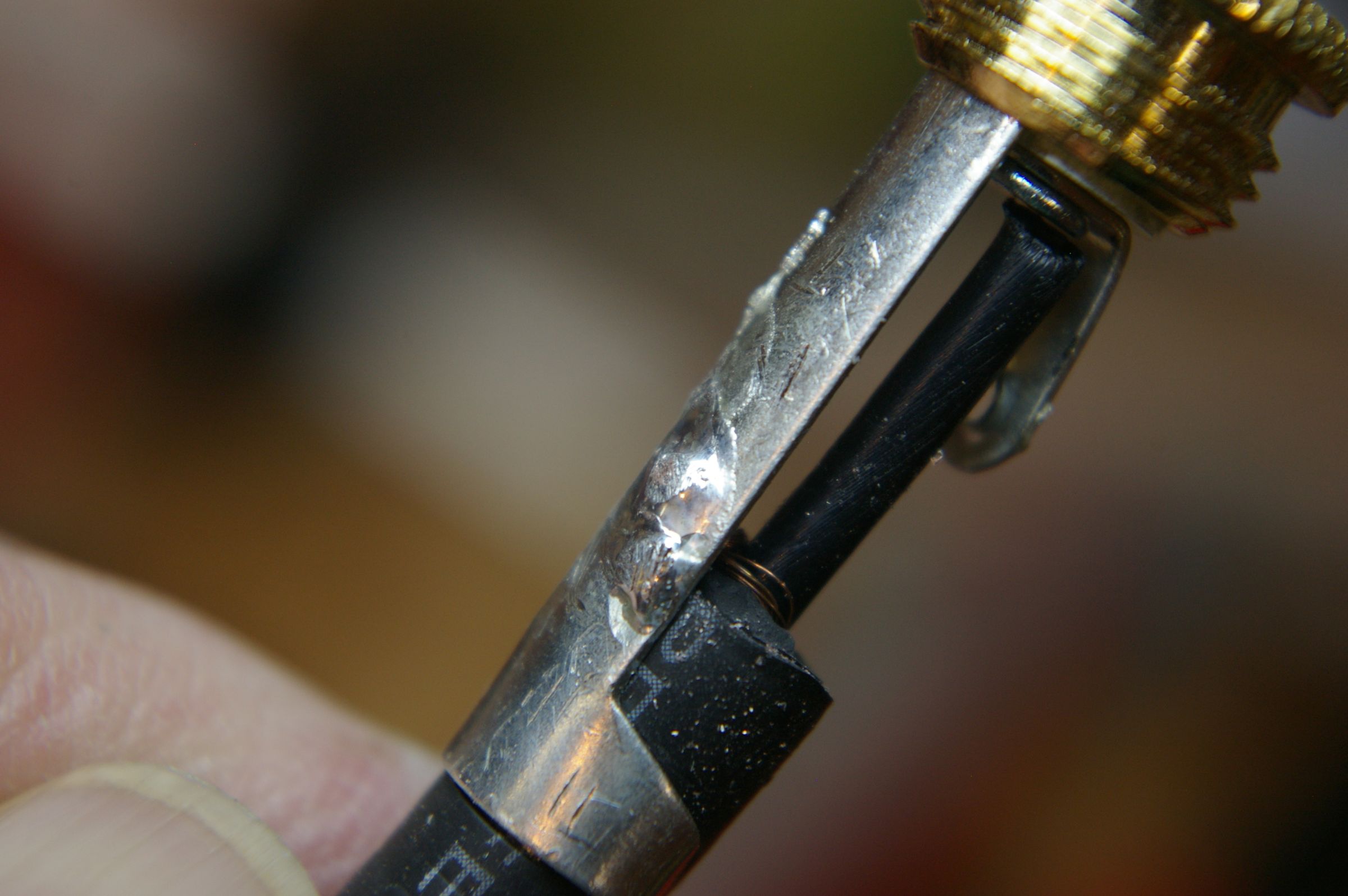 How to Fix, Repair or Make a 1/4" Inch Guitar Cable 8 Steps