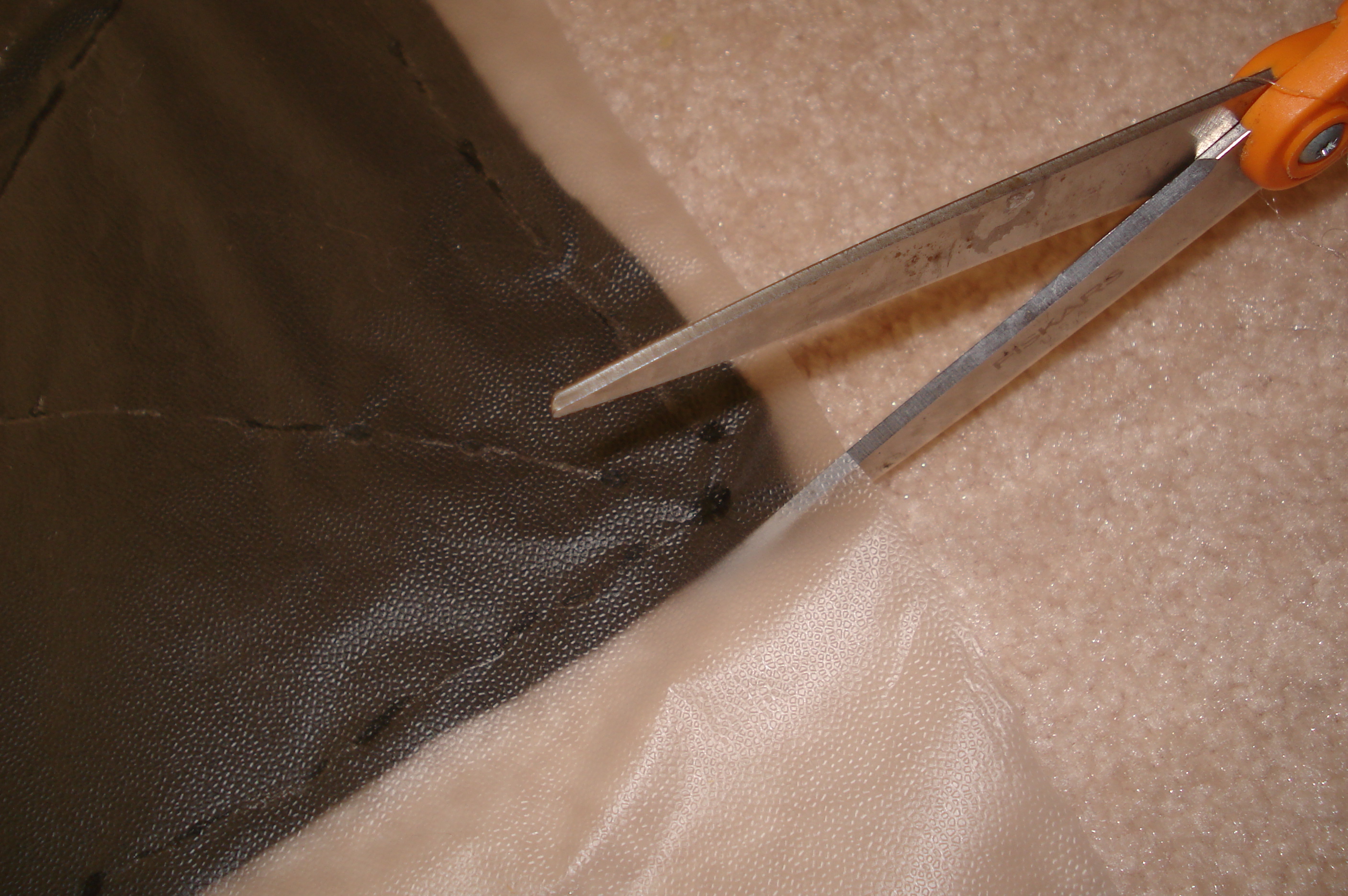 How to Make a Guitar Scratch Pad, Protects Back of Guitar From Belt