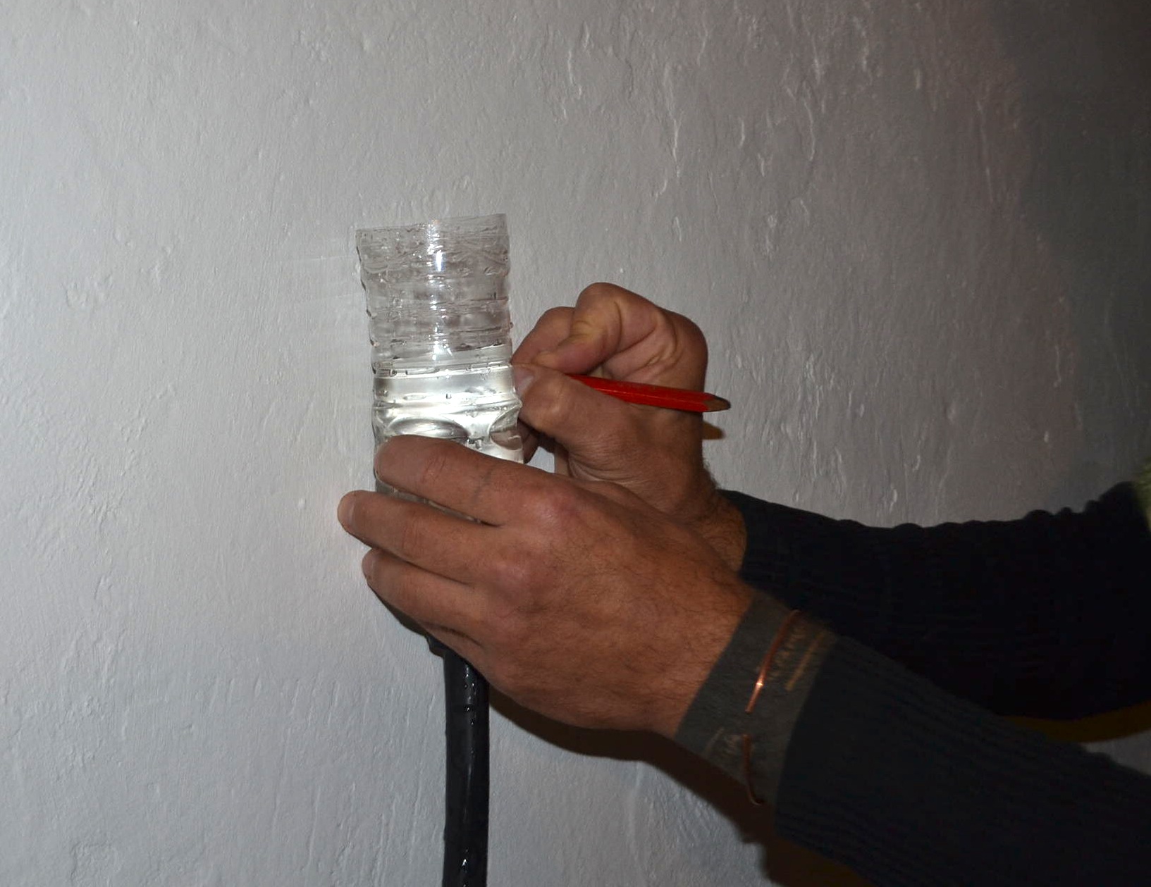 WATER TUBE LEVEL (from Scraps) 6 Steps (with Pictures) Instructables