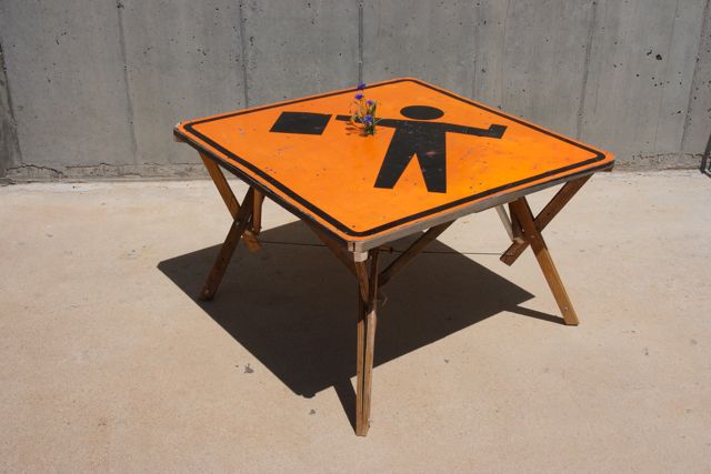 Step-by-step guide for flagman table DIY Project DIY project