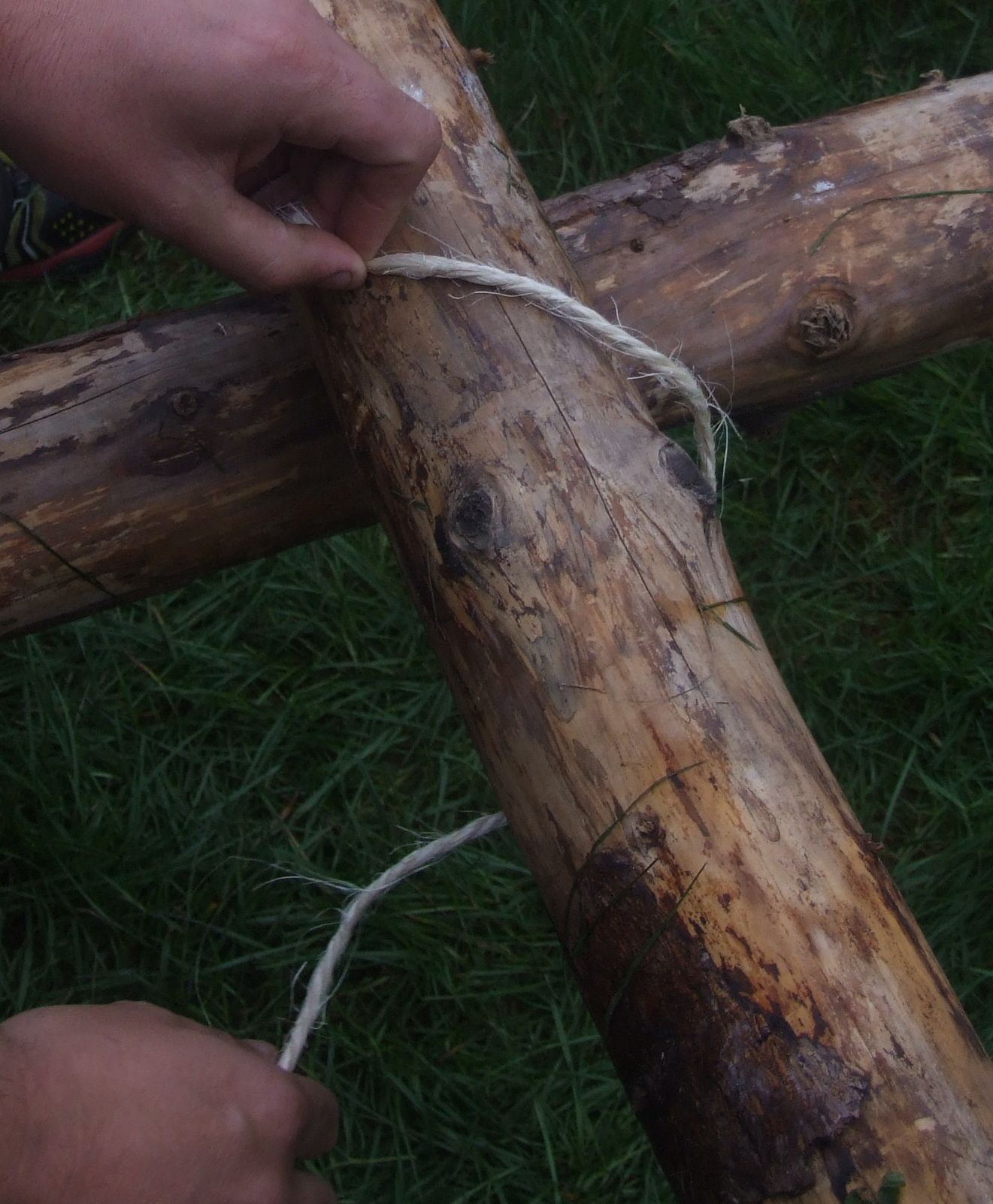 Figure of 8 Lashing (Tripod Lashing) 6 Steps Instructables