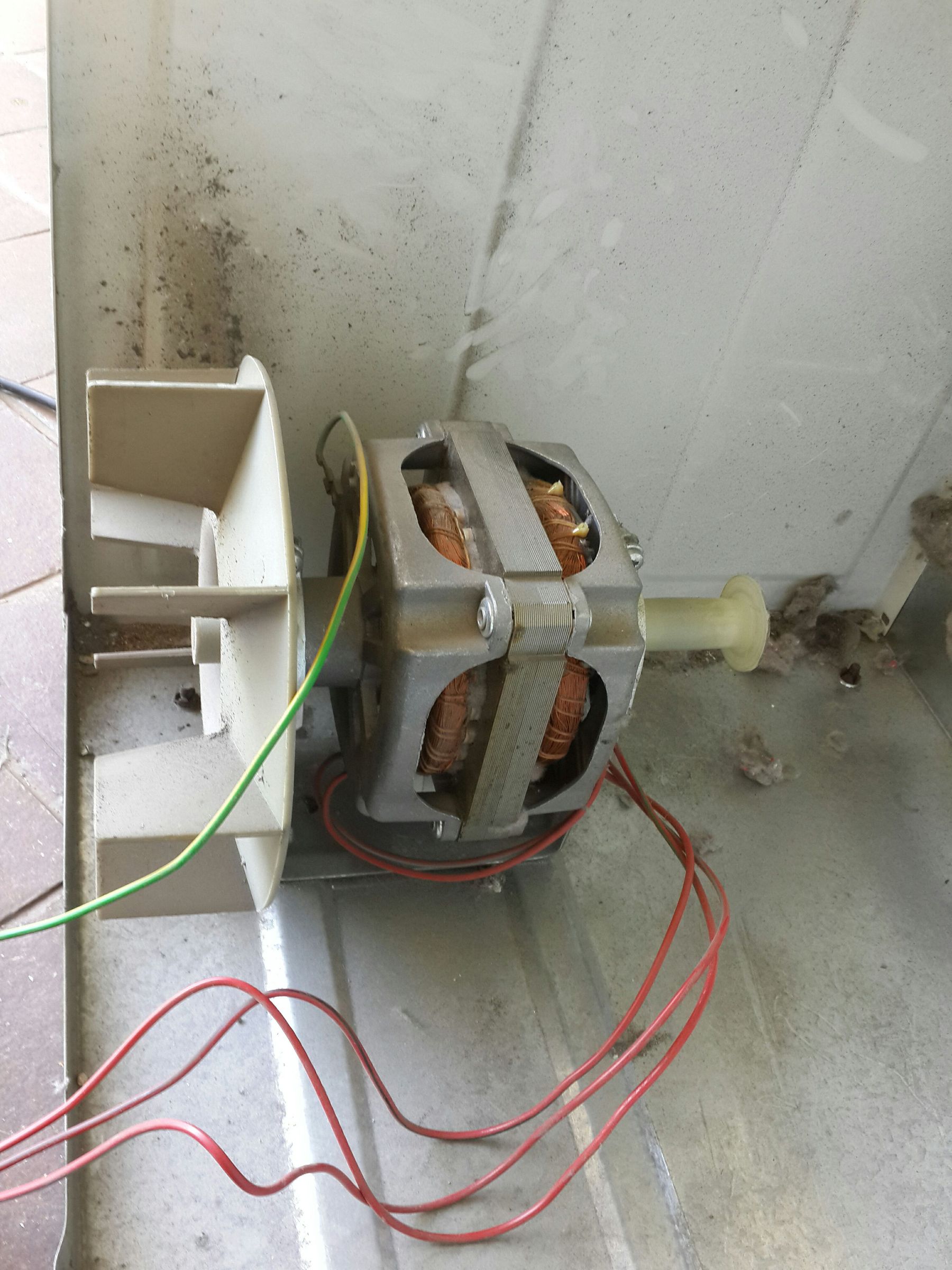 How and What to Salvage From Clothes Dryer (tumble Dryer) 13 Steps