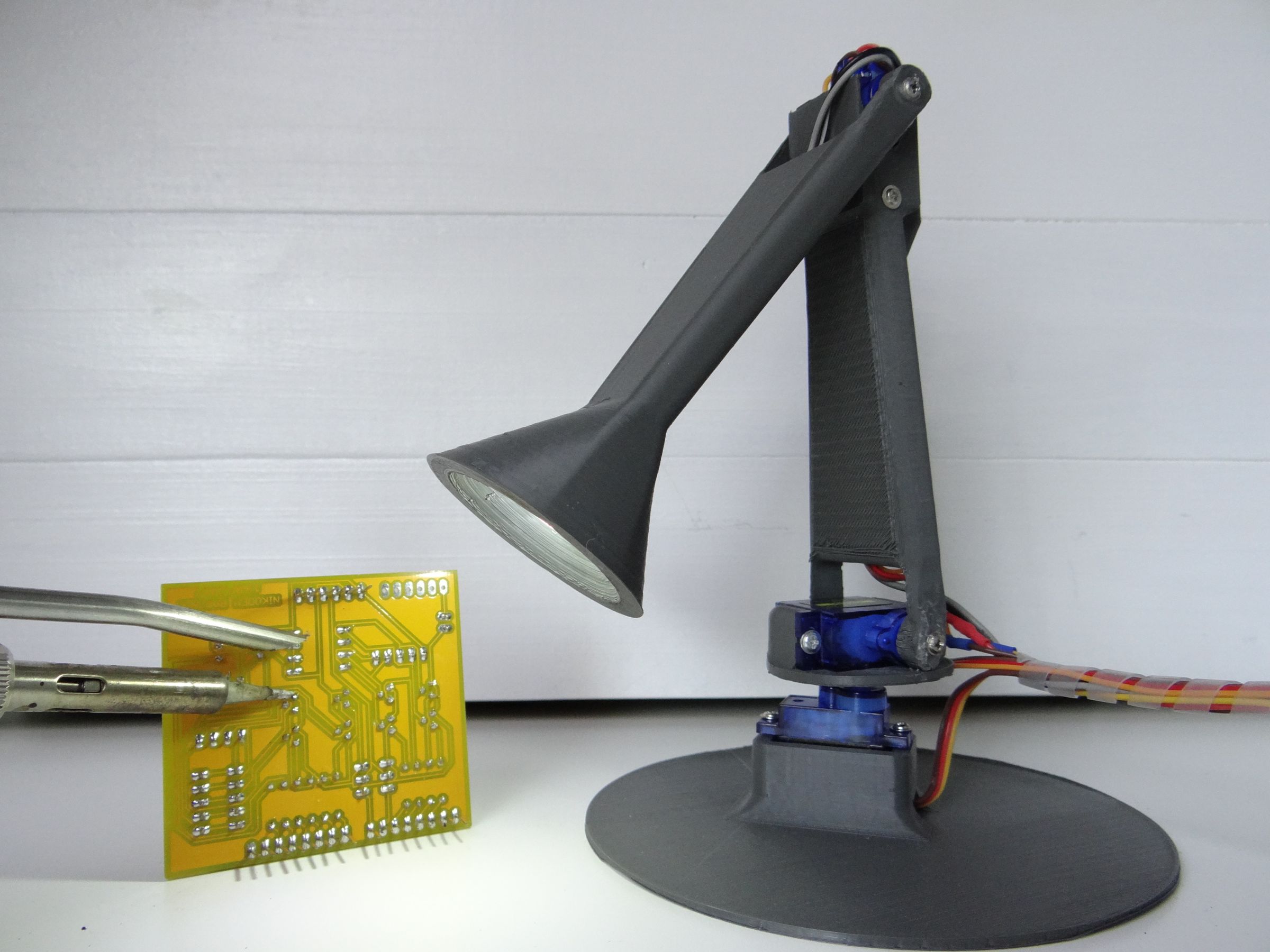 Bluetooth Voice Controlled Moving Lamp 16 Steps (with Pictures
