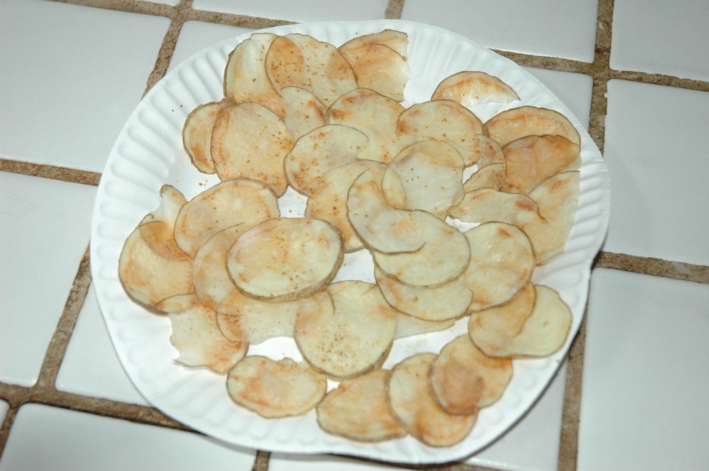 How to Make Delicious, Healthy Homemade Potato Chips With a Microwave