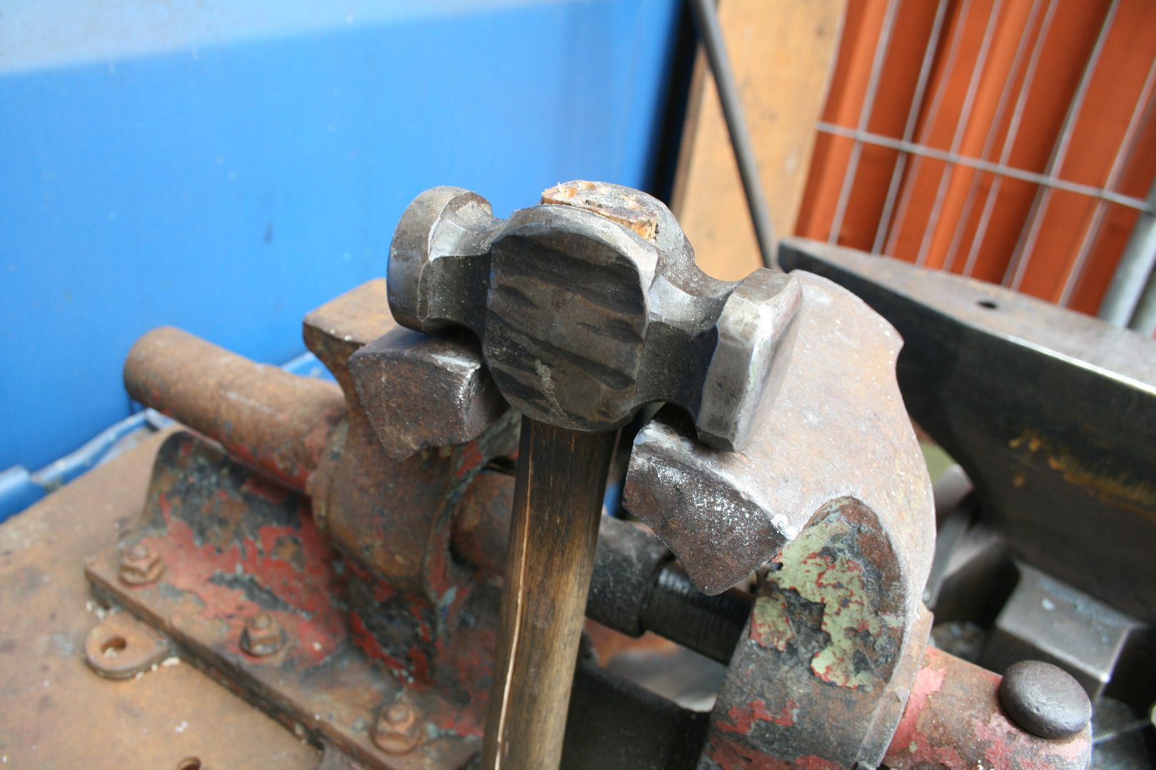 Replacing a Handle on a Hammer 7 Steps (with Pictures