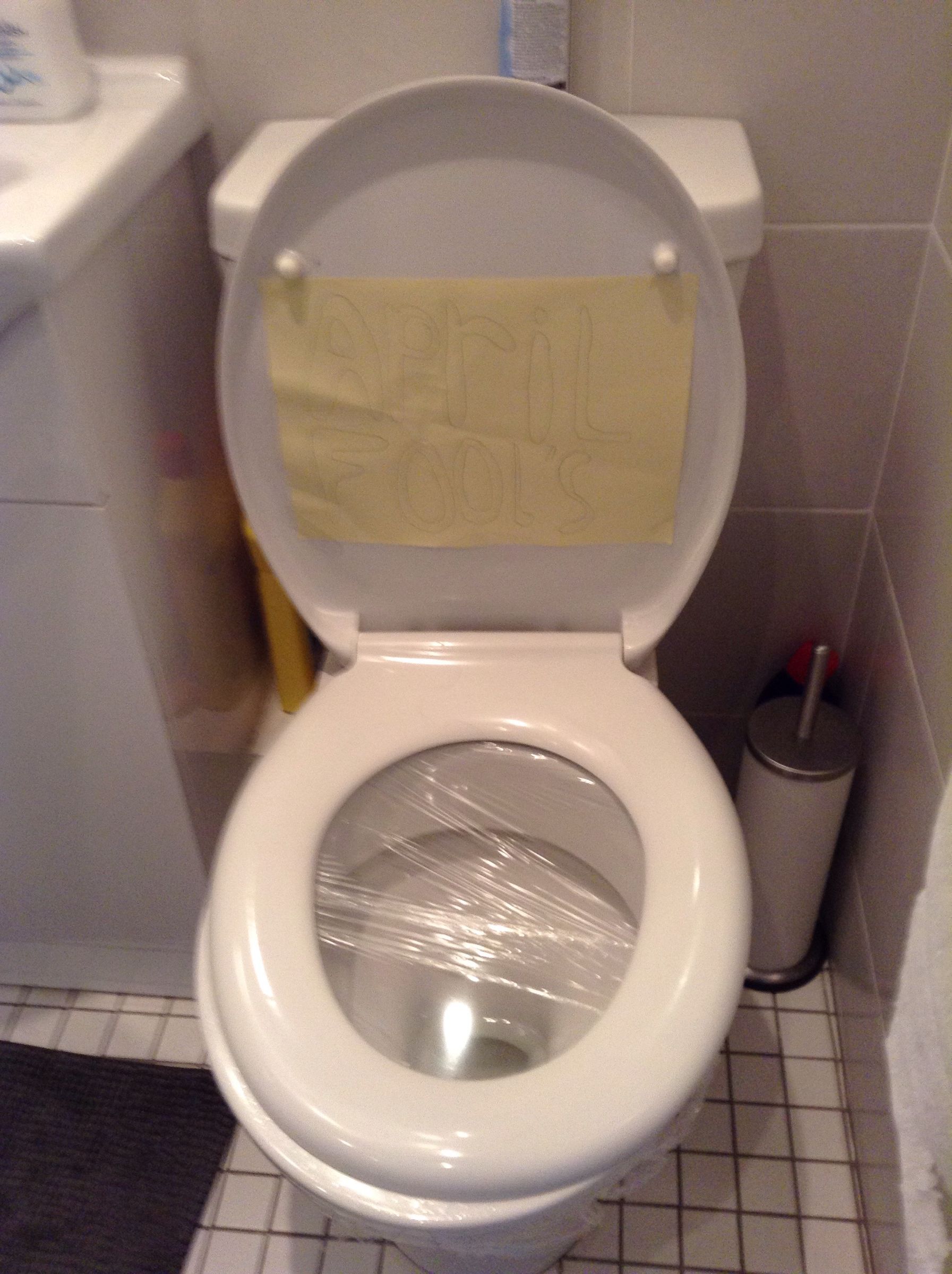 Toilet Seat Prank 4 Steps Instructables