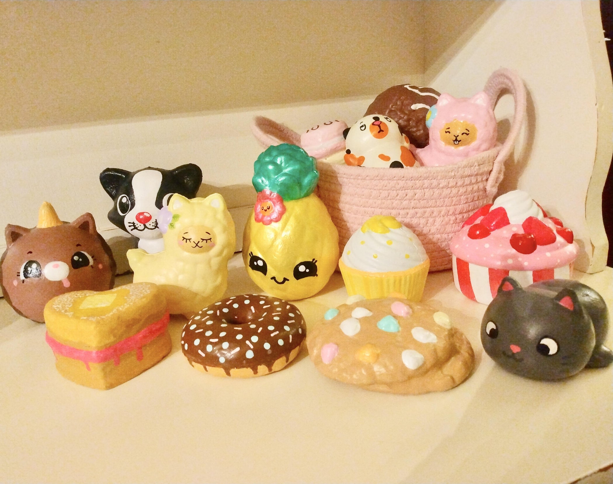 How to Paint Squishies! 4 Steps Instructables