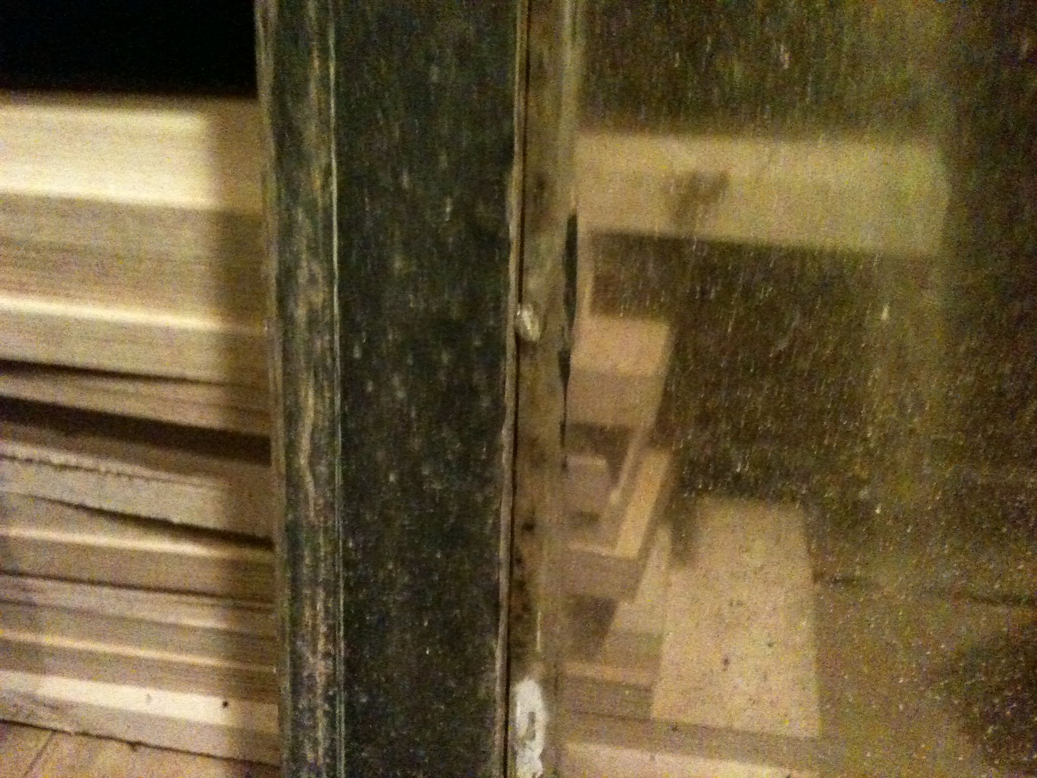 How to Remove Glass From an Old Window in One Piece. 5 Steps