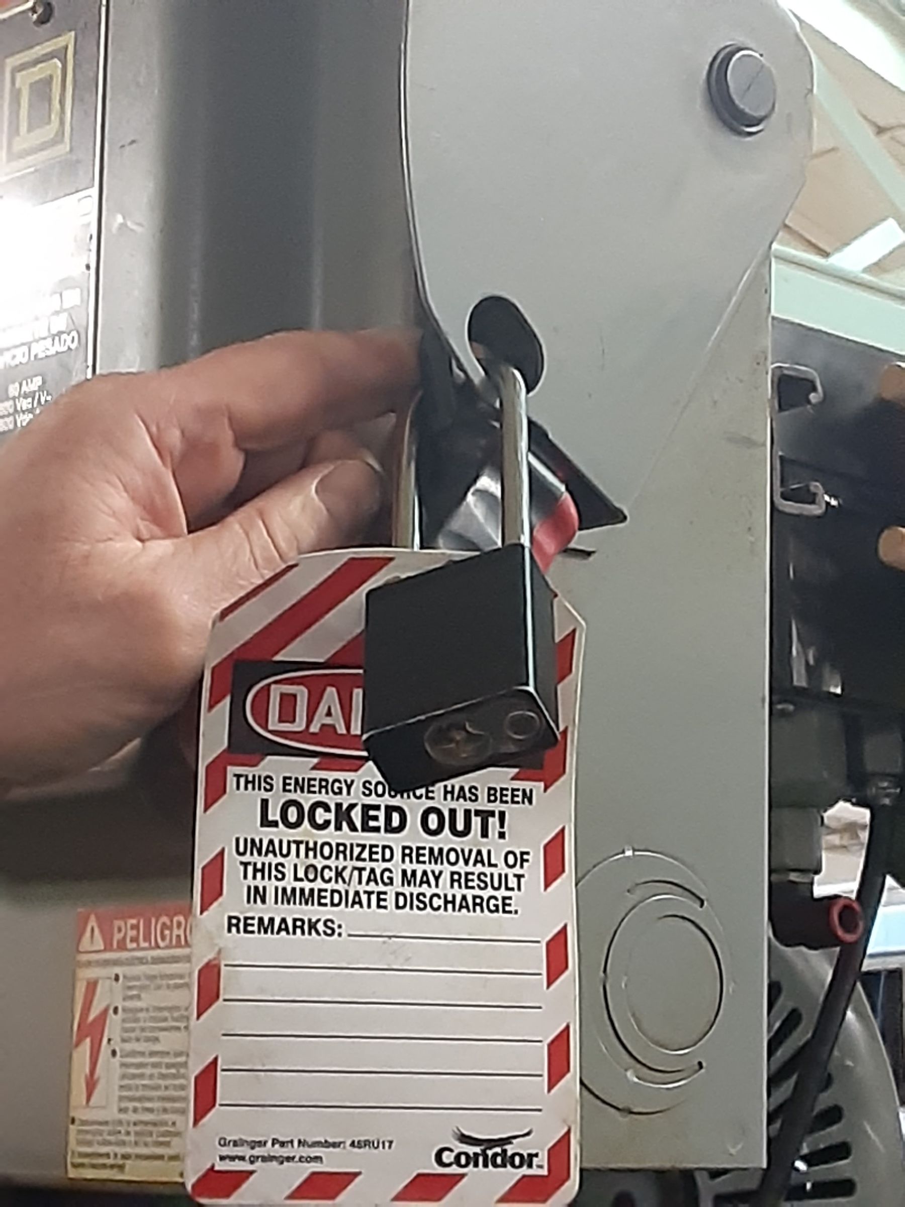 Lock Out/Tag Out : 9 Steps - Instructables