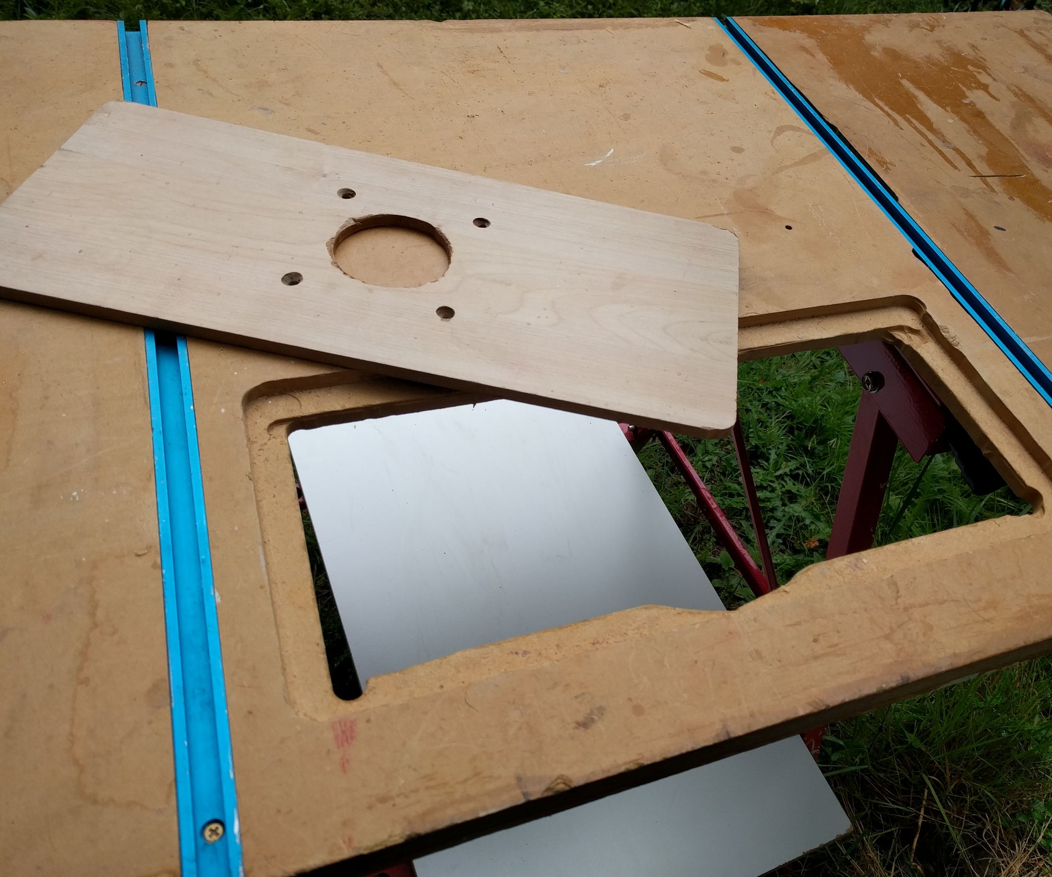 Cheap Folding Project/router Table 4 Steps (with Pictures