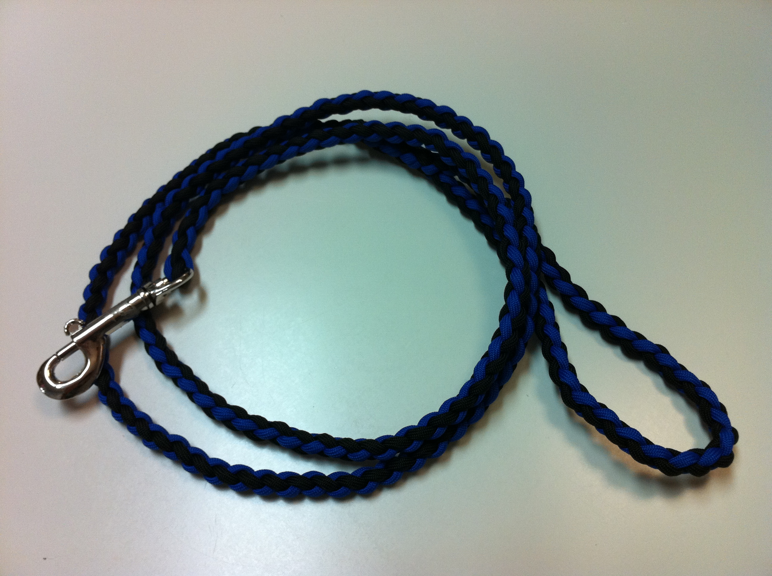 Paracord dog leash round braid Clearance