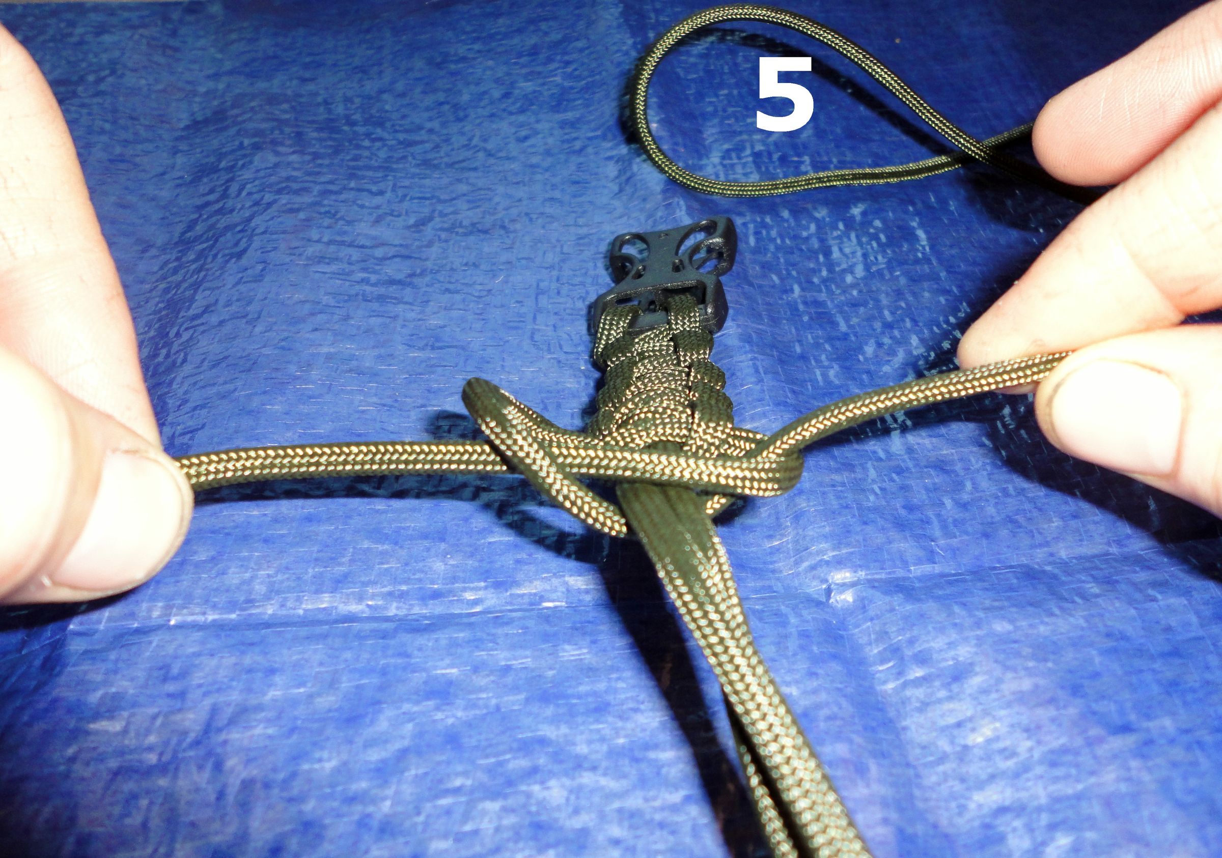 Super Easy Paracord Bracelet 6 Steps Instructables