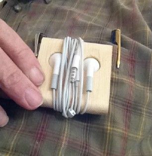 Step-by-step guide for apple style earbud holder DIY Project DIY project