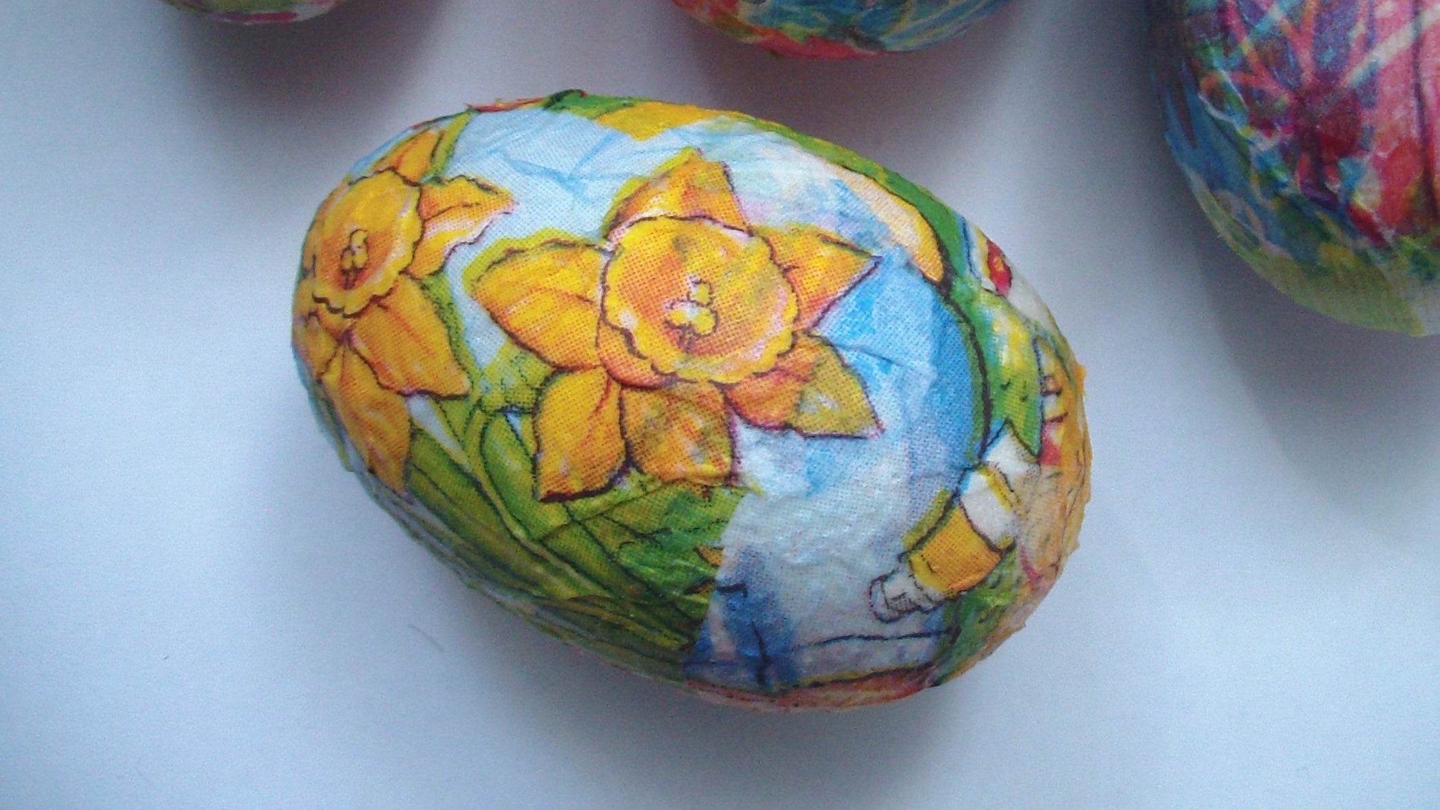 Decoupage Egg 4 Steps Instructables