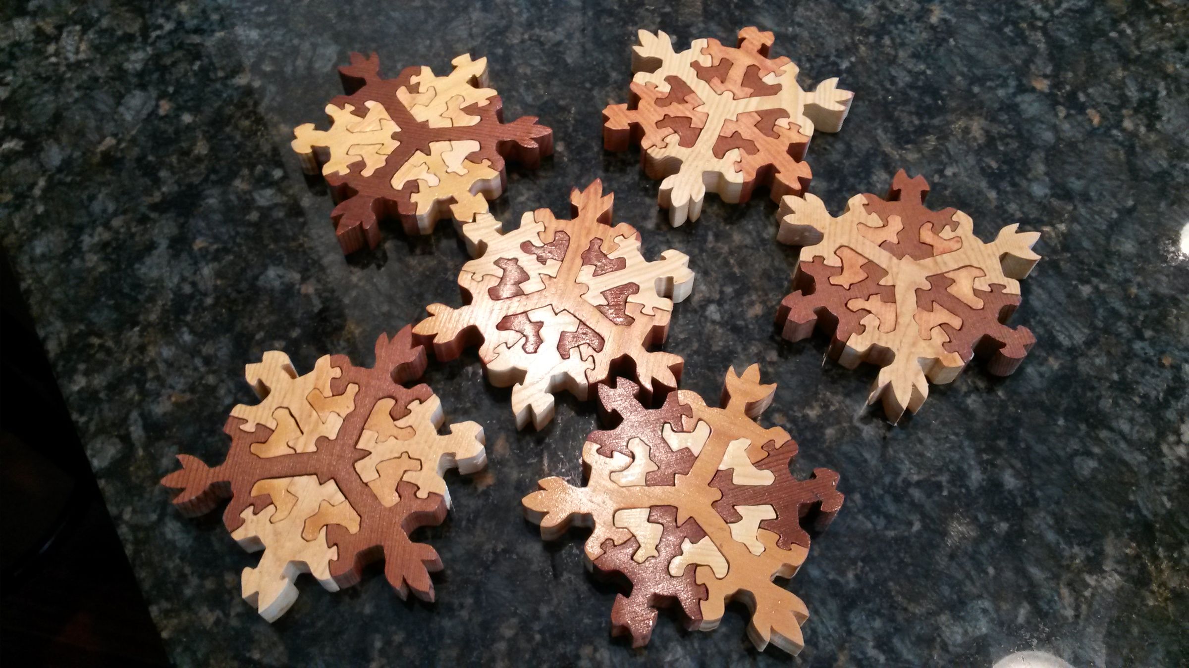 Wooden Snowflake Puzzle Stockingstuffers : 5 Steps (with Pictures