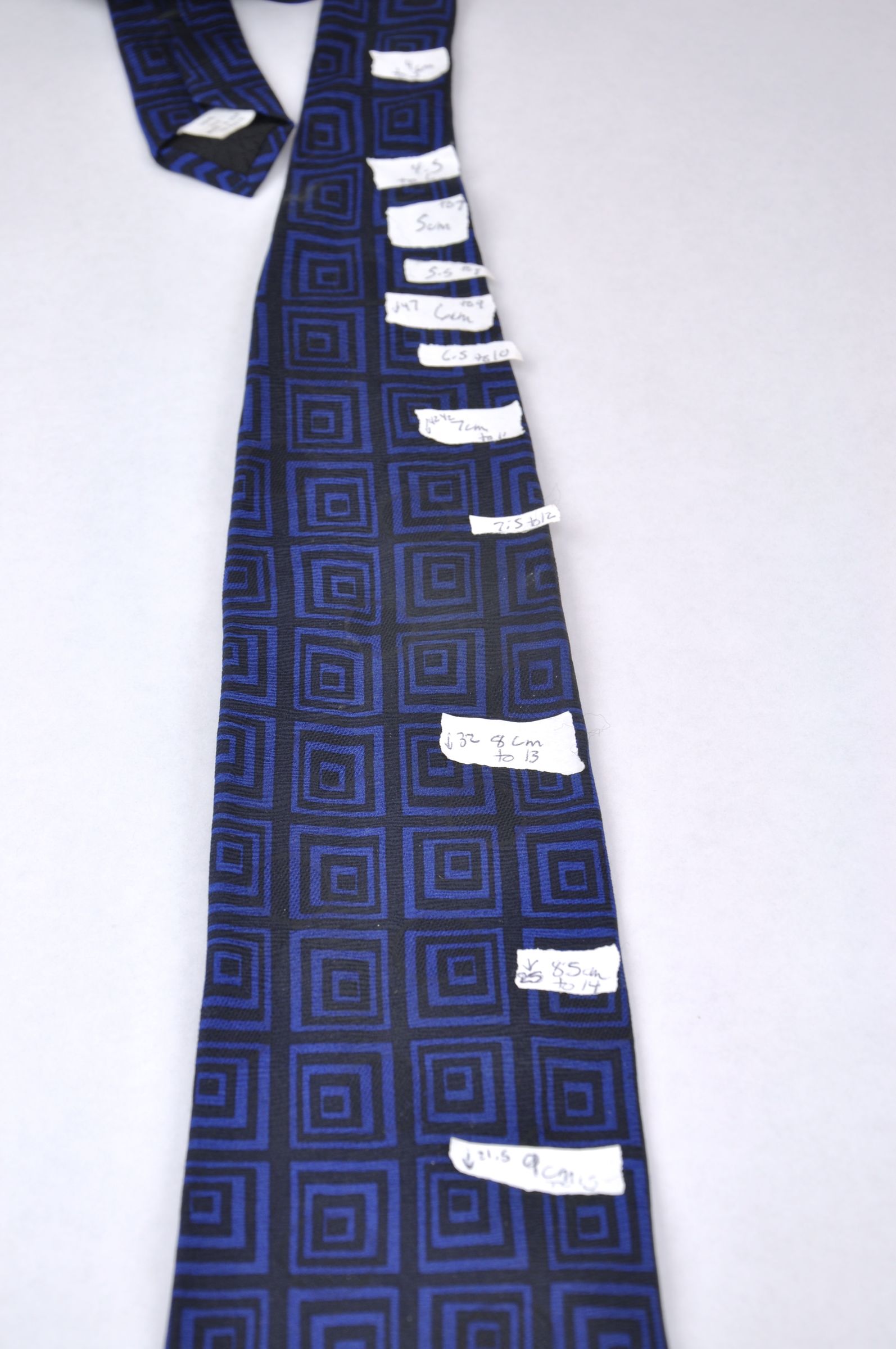 when to wear a knit tie