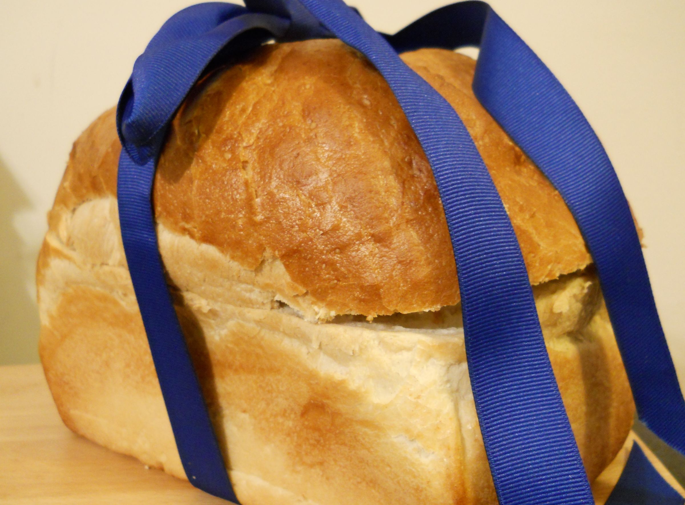 Picnic Sandwiches in a Bread Box