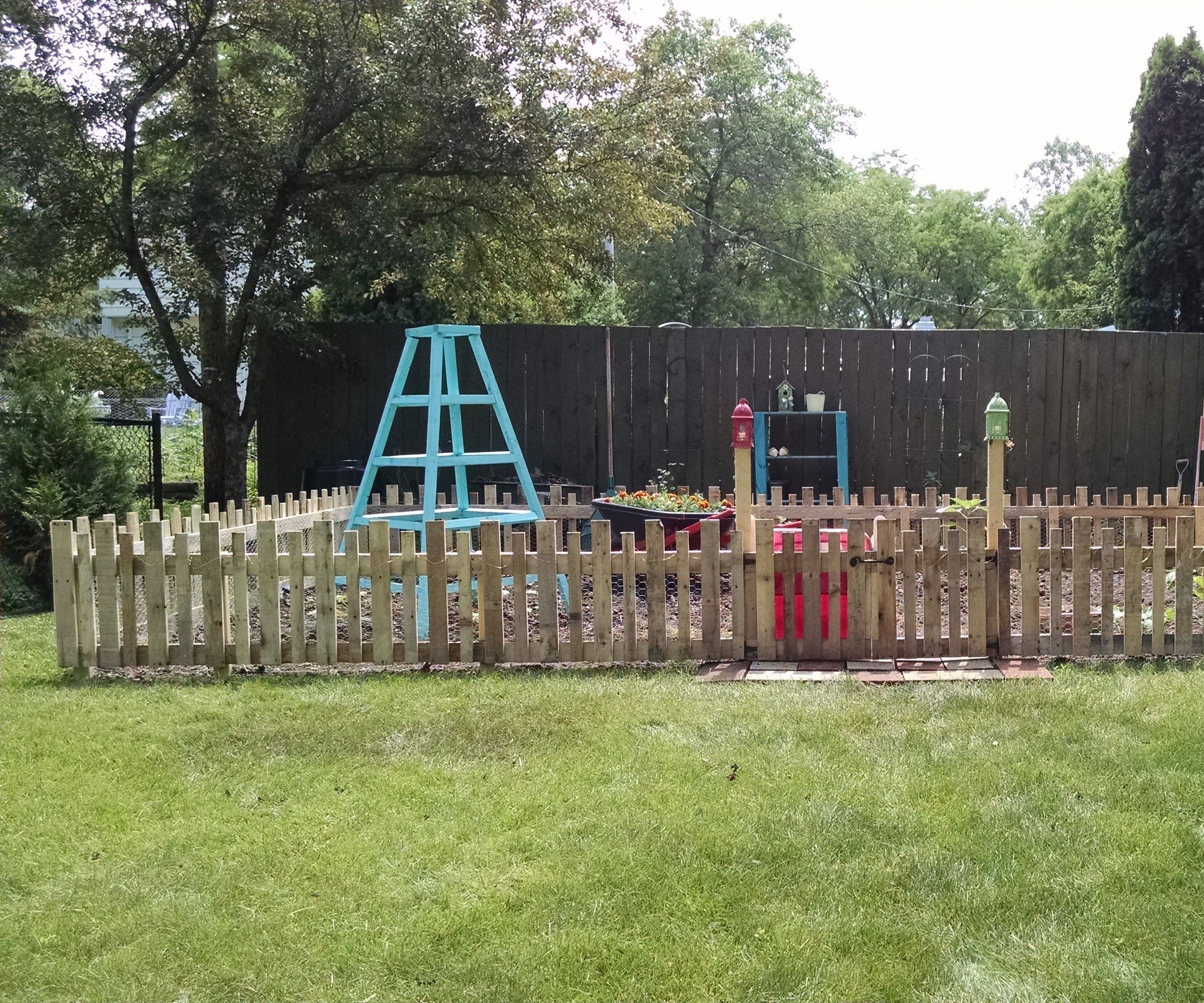 Pallet-Wood Garden Fence : 9 Steps (with Pictures) - Instructables