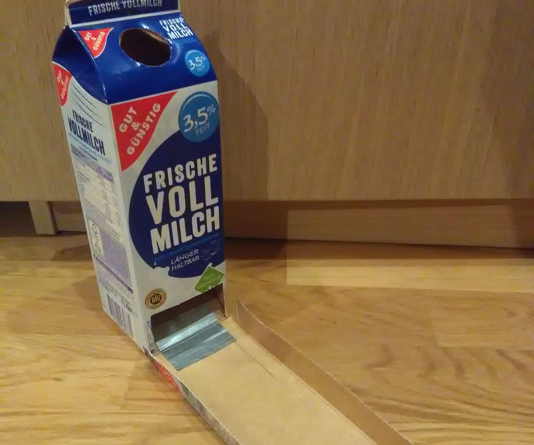Foldable Dice Tower From Milk Cartons 5 Steps (with Pictures