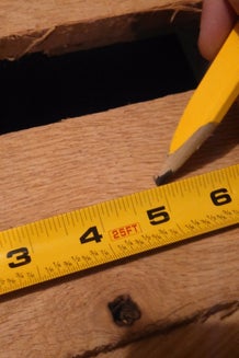 Marcação, corte e afixação.