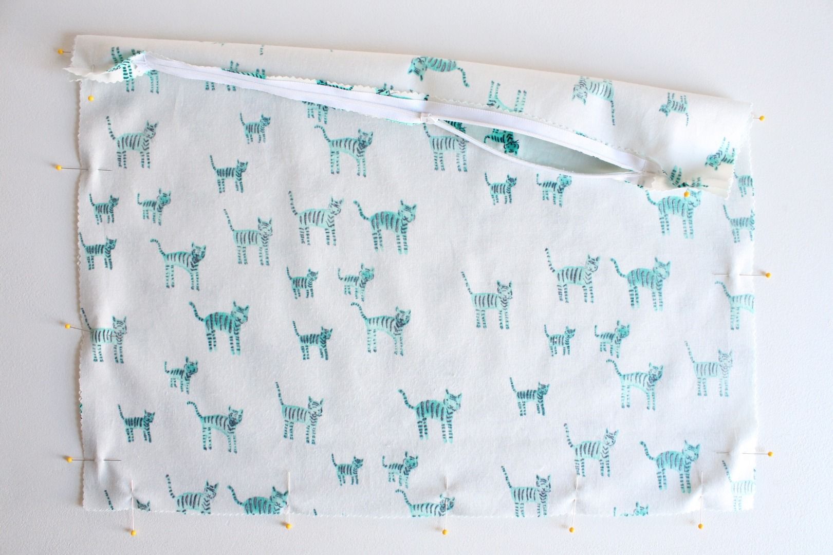 How to Sew a Zippered Pillow Cover 10 Steps (with Pictures