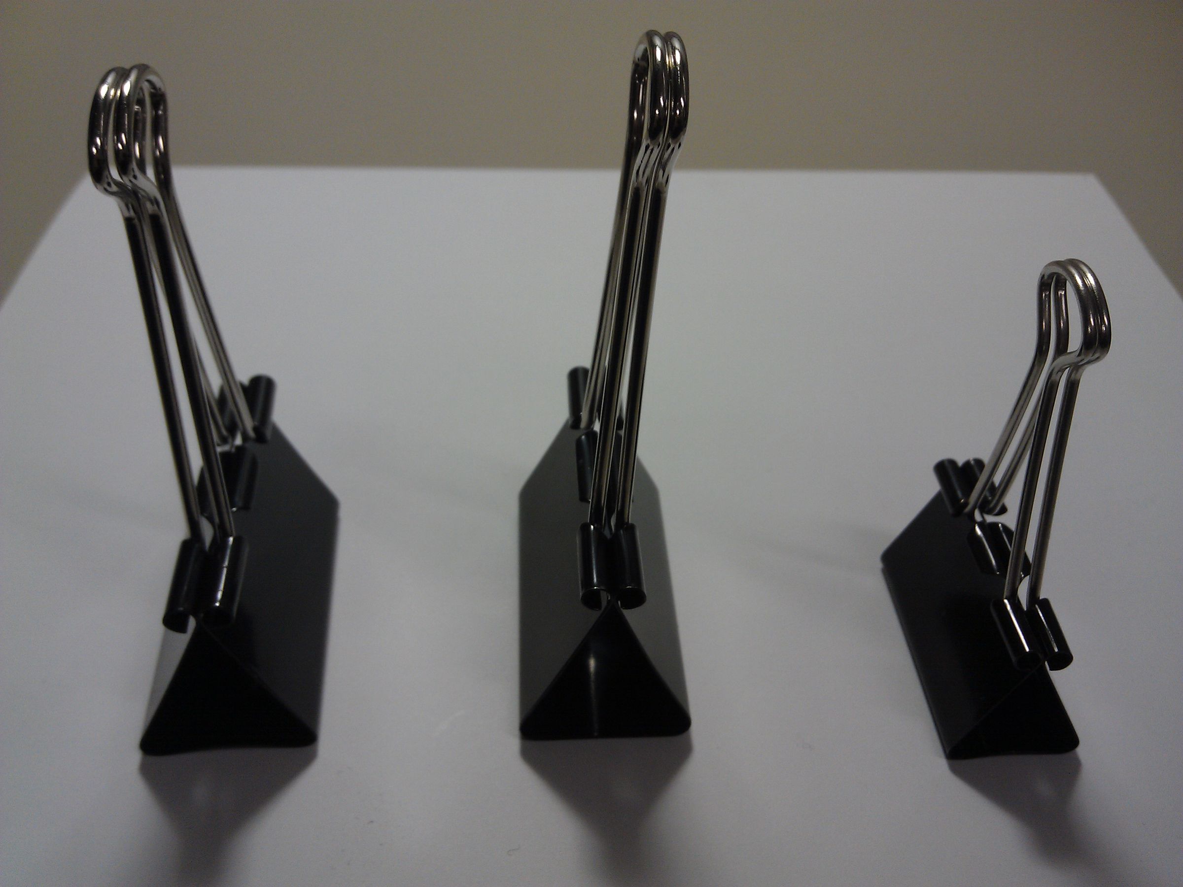 Threebinderclip Smart Phone Holder 4 Steps Instructables