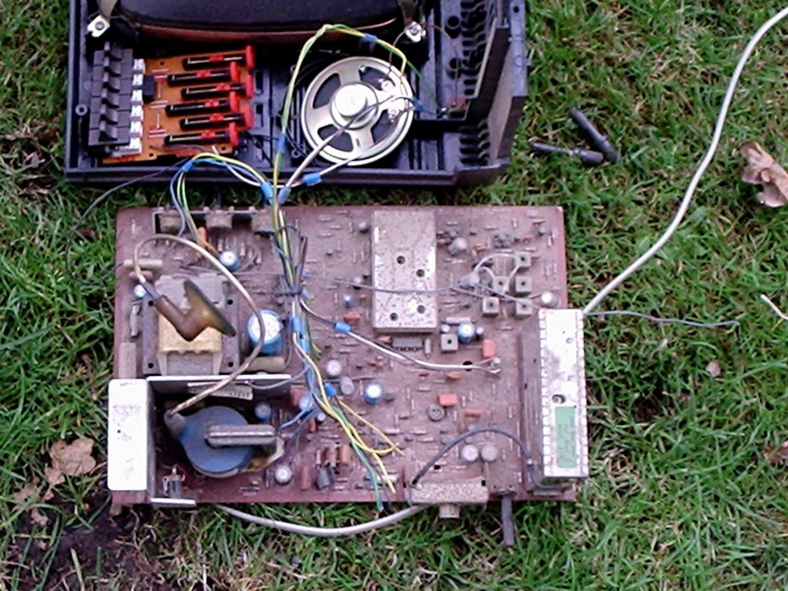 How to Take Apart TV 7 Steps (with Pictures) Instructables