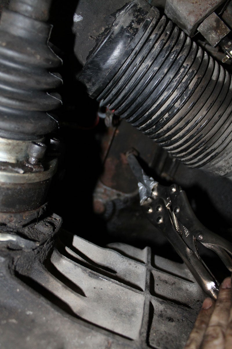 Removing the Engine and Transmission Together From a VW Type II Bay