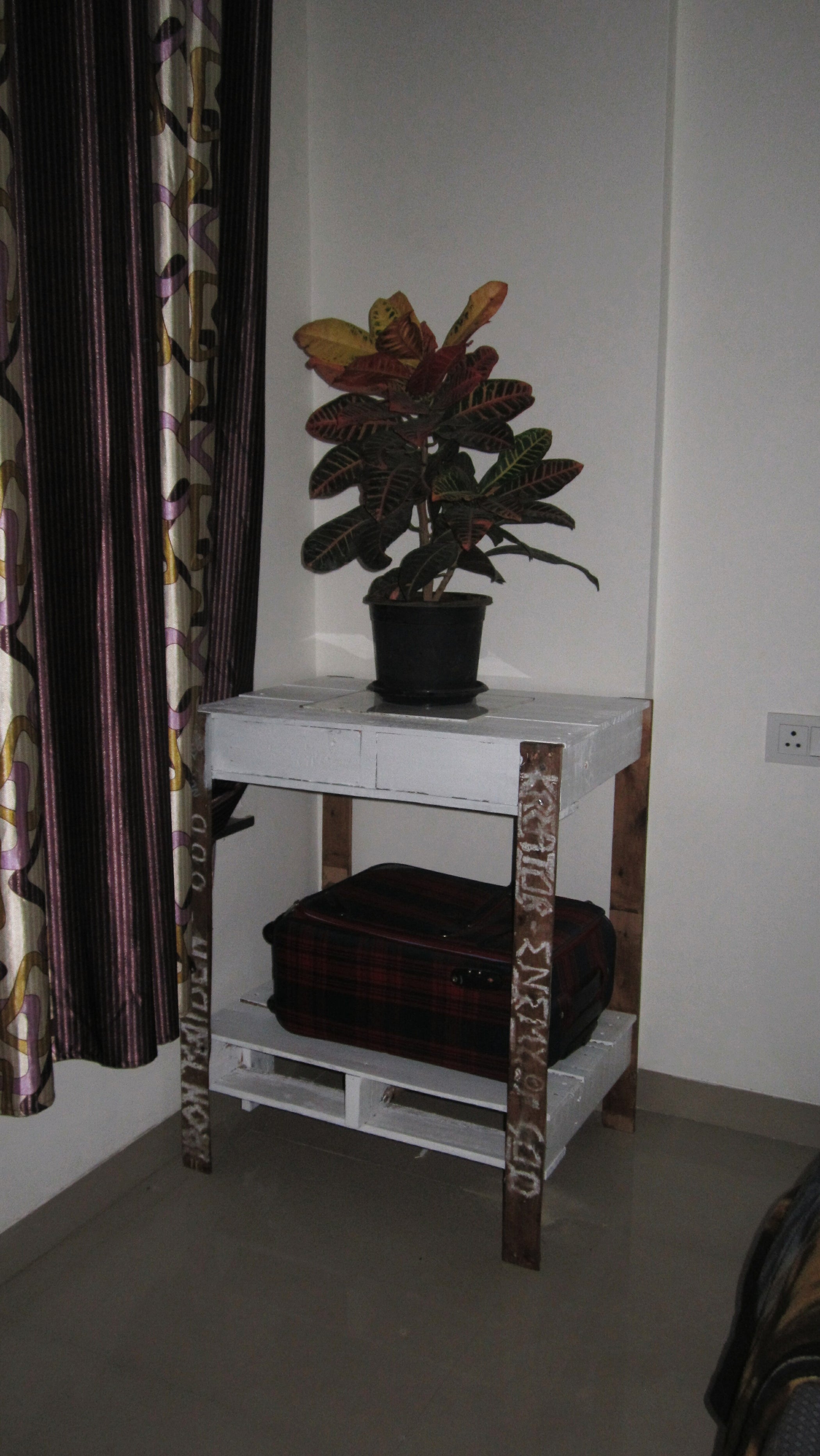 DIY Pallet Rack 3 Steps Instructables