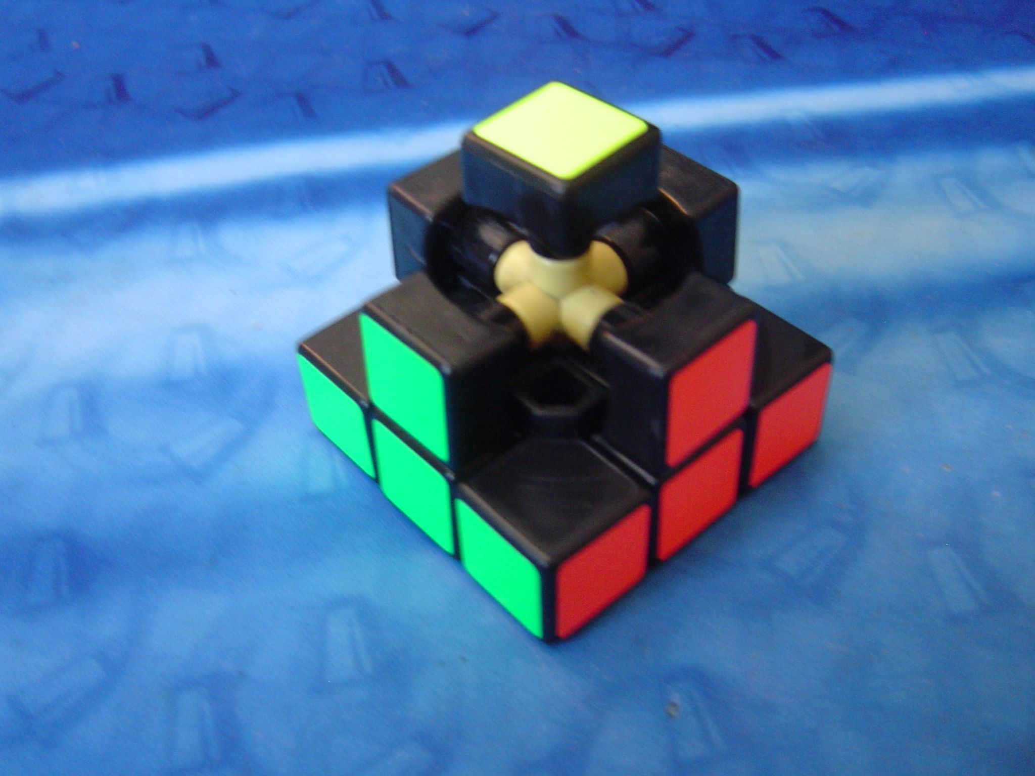 How to Clean/lubricate a Rubik's Cube 5 Steps Instructables