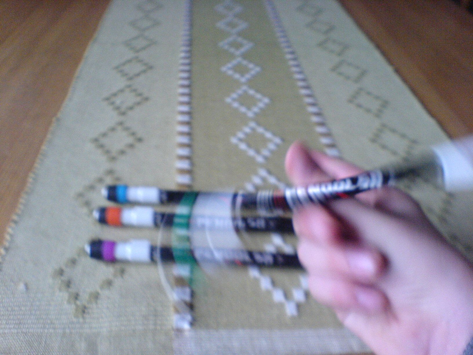 Step-by-step guide for penspinning : thumbaround DIY Project DIY project