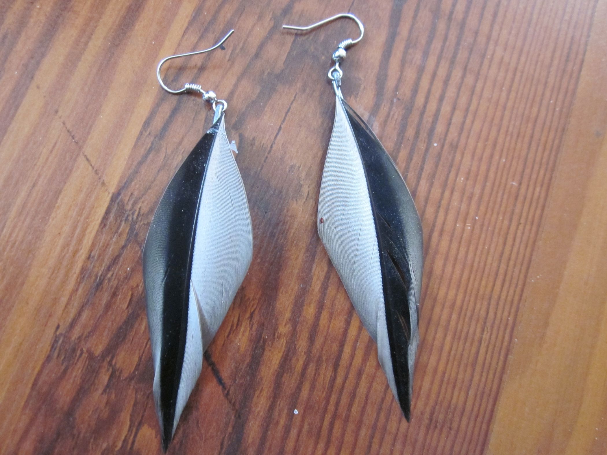 DIY Feather Earrings 4 Steps Instructables