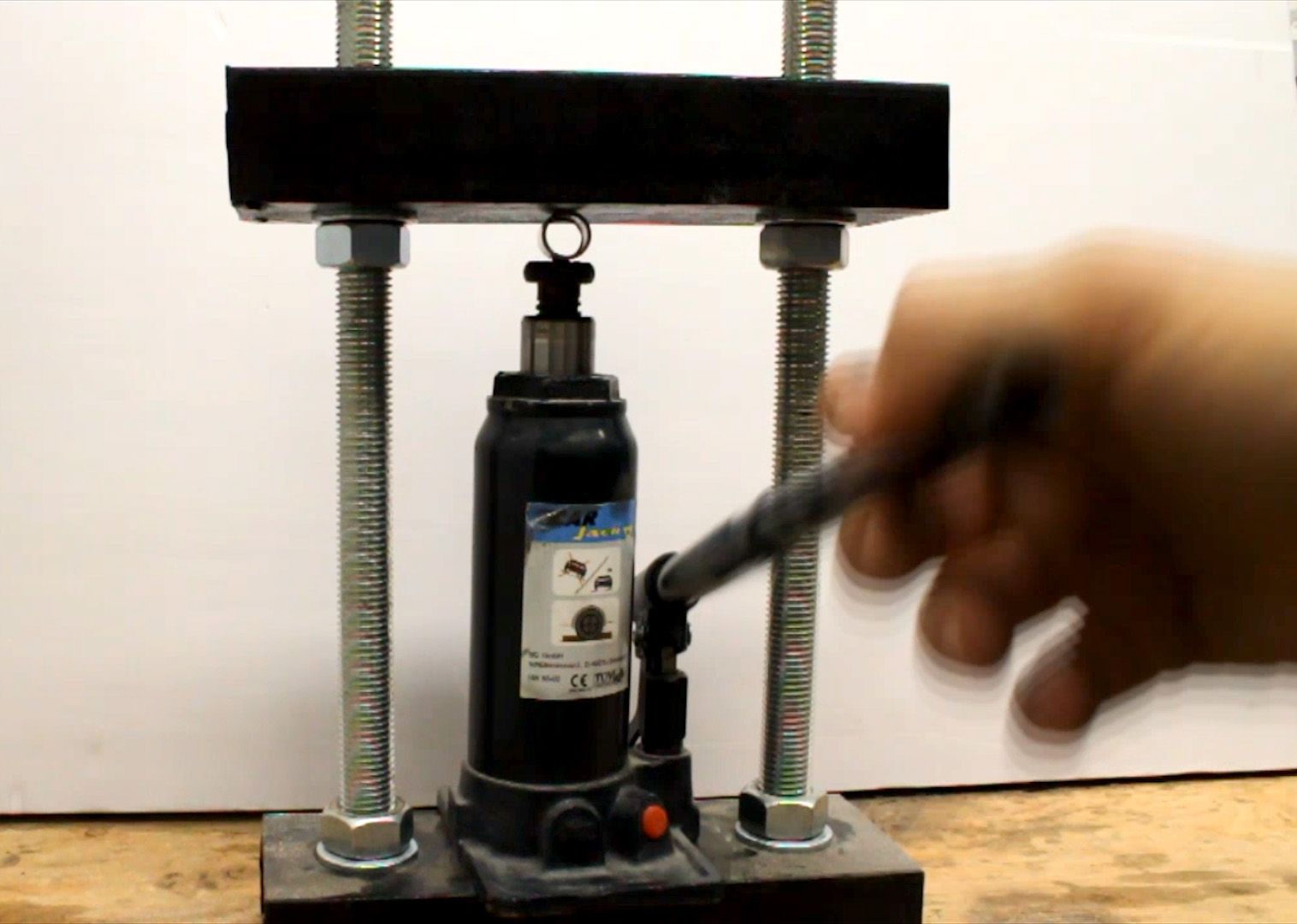 DIY guide for DIY 5 Ton Hydraulic Press with step-by-step instructions